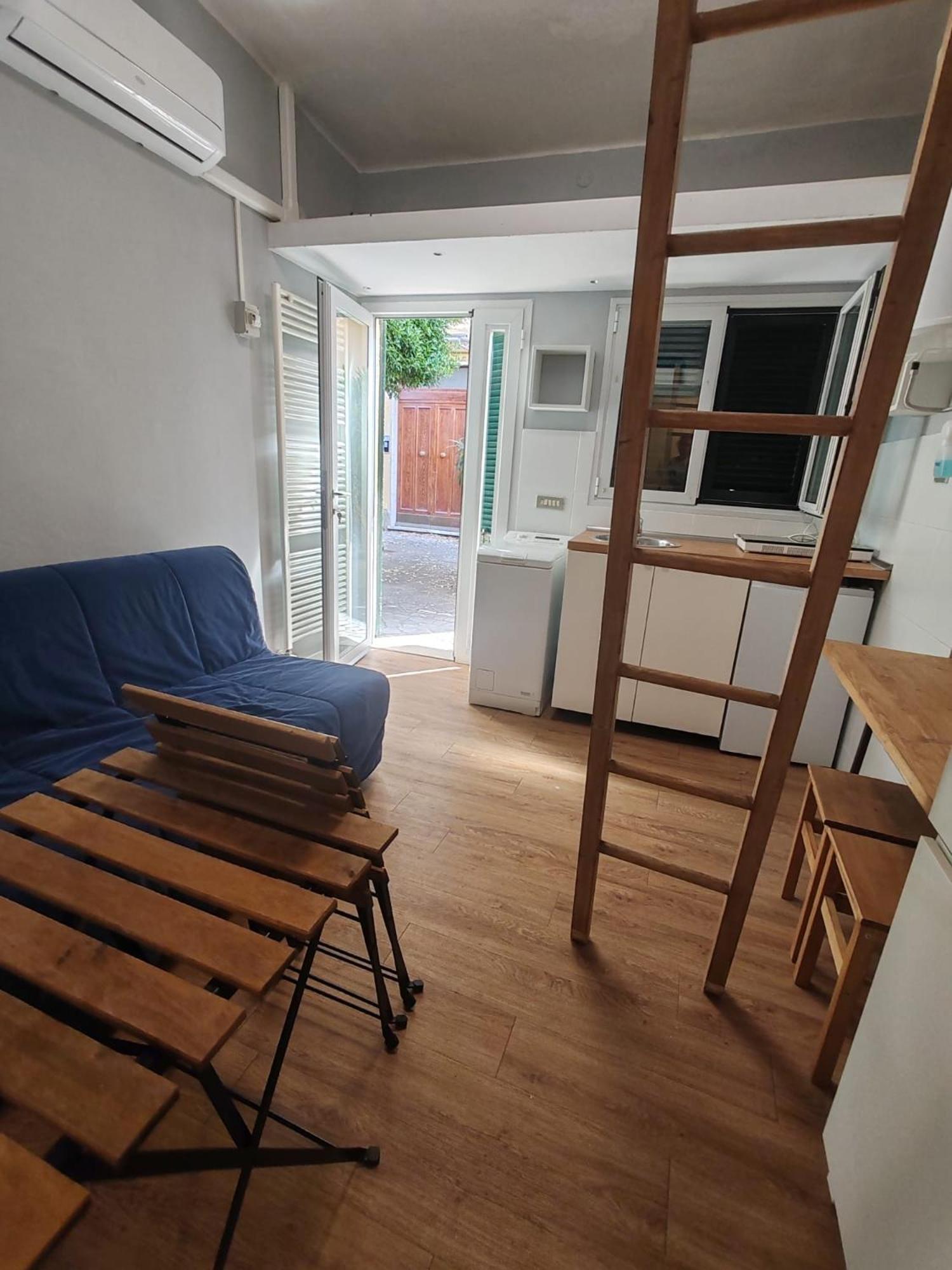 One-Bedroom Apartment photo 2