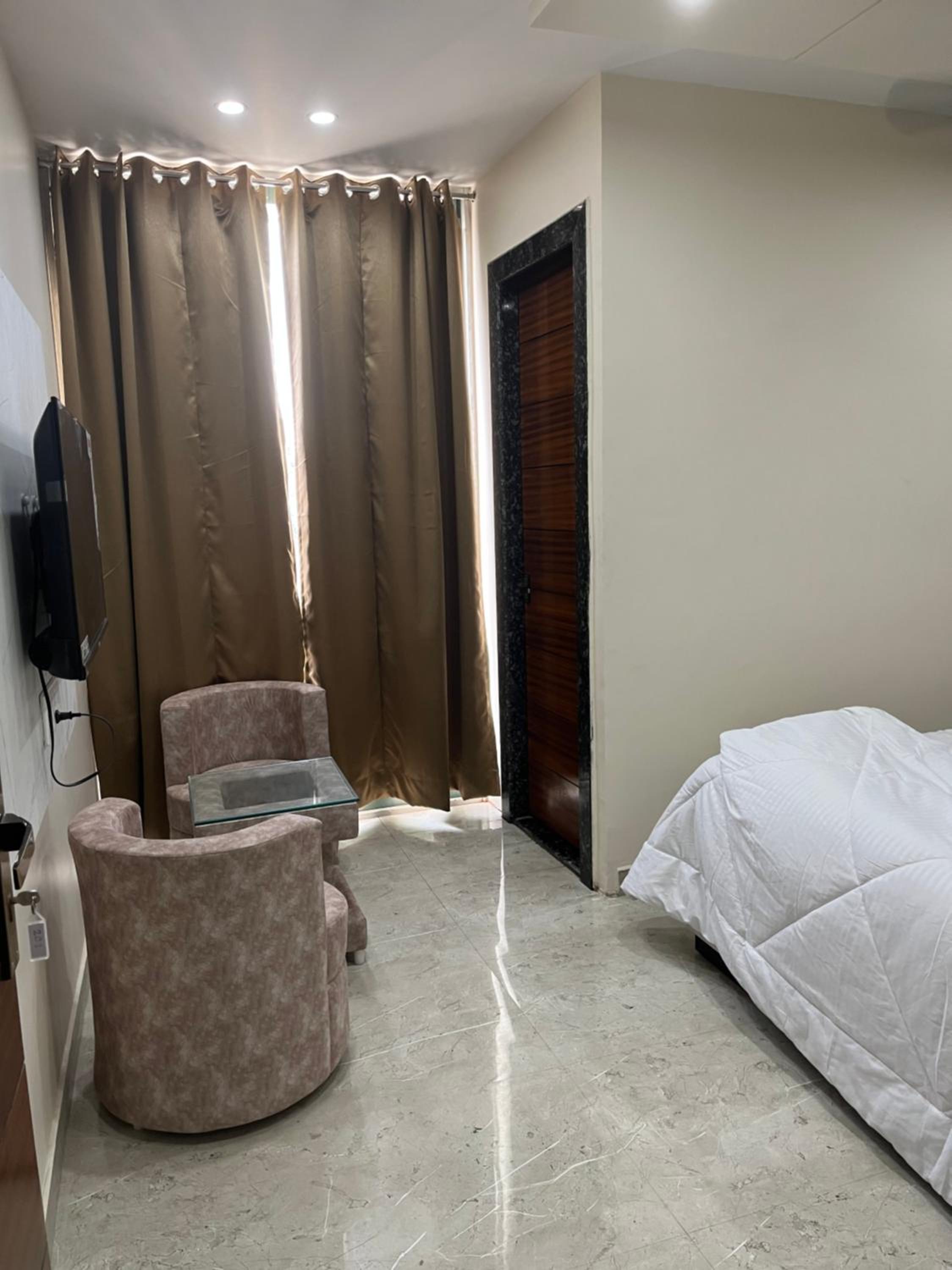 Double Room With Private Bathroom photo 1
