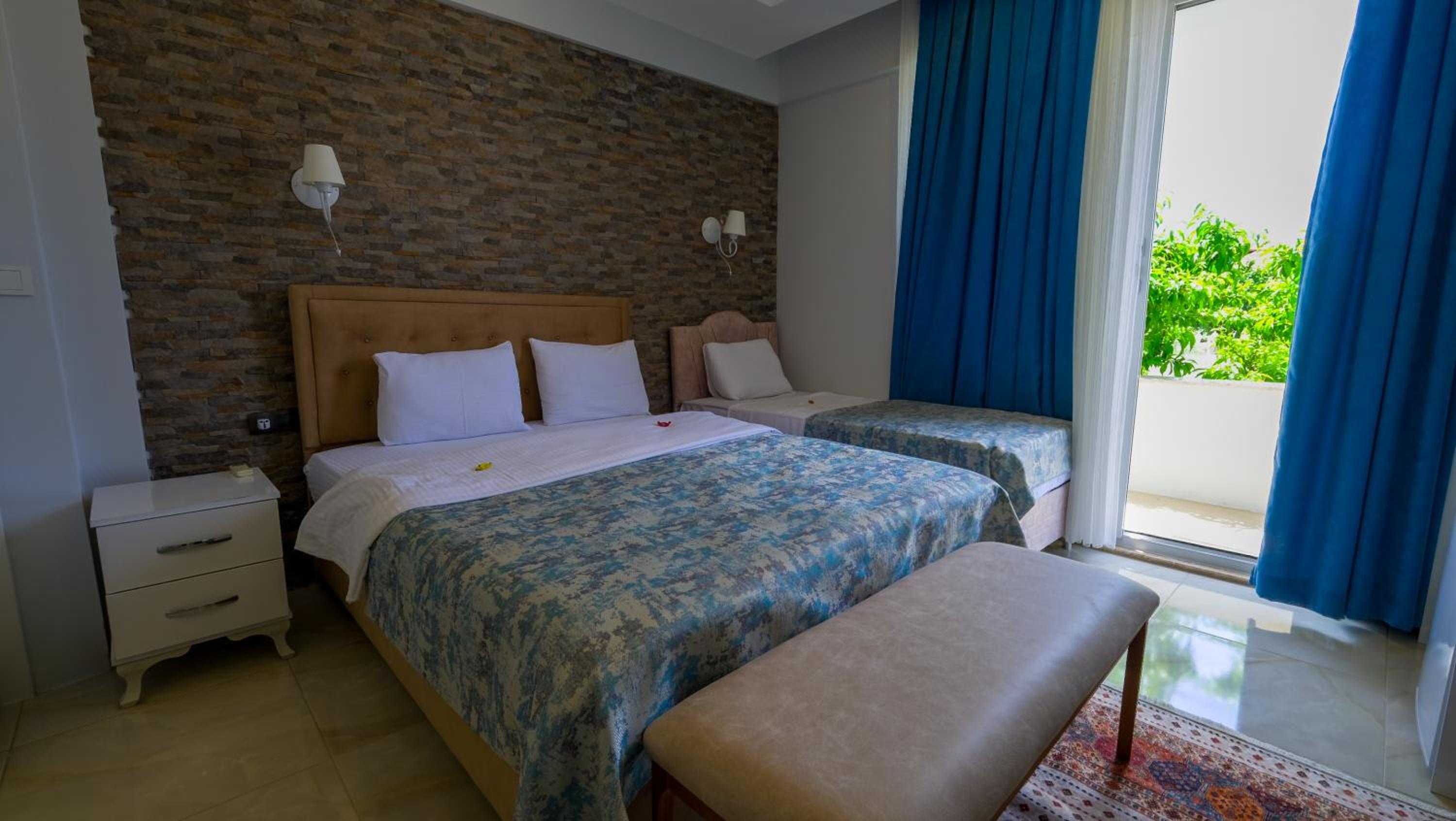 Deluxe Triple Room - Photo 1