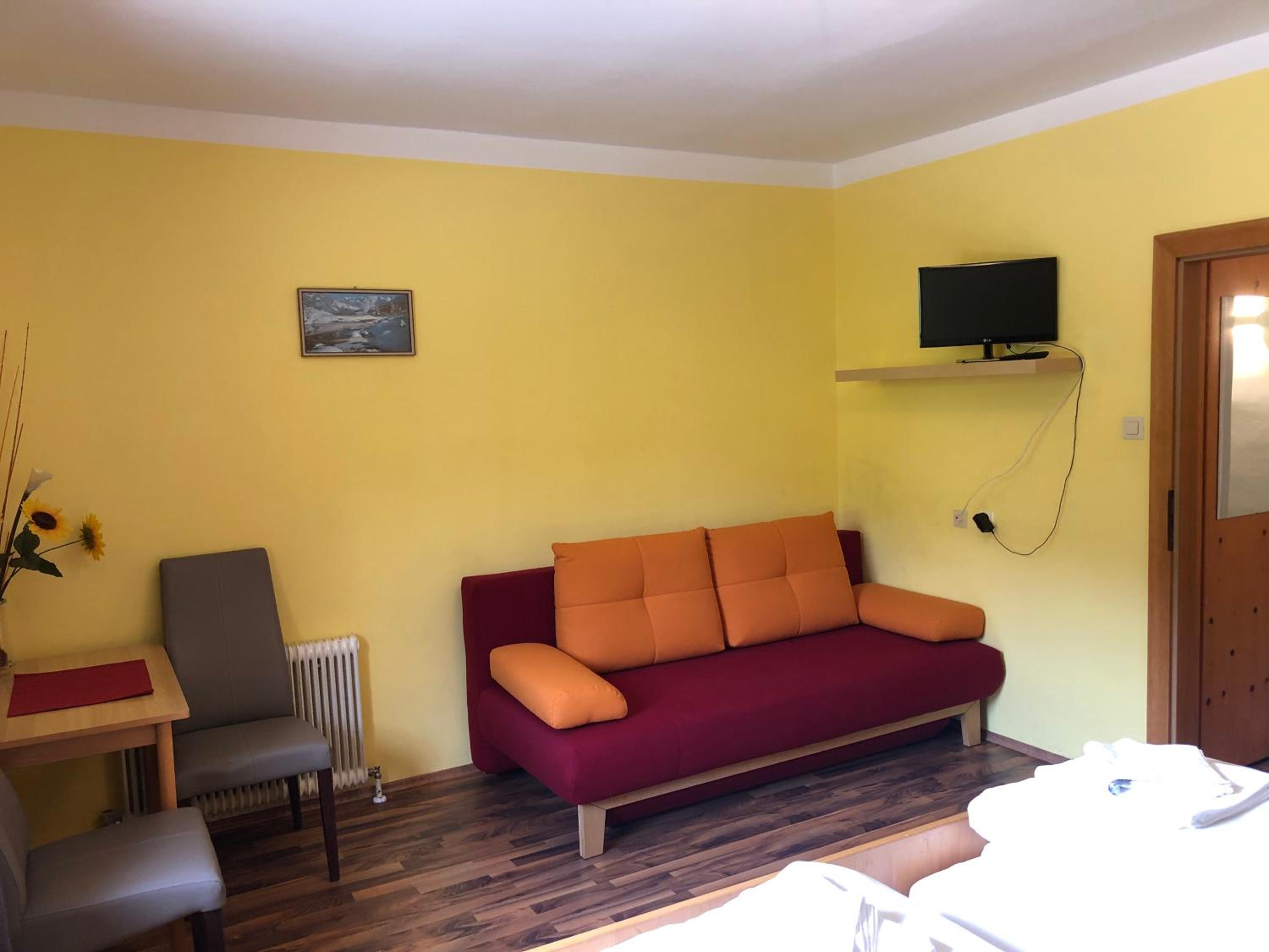 Double Room with Mountain View - Photo 2