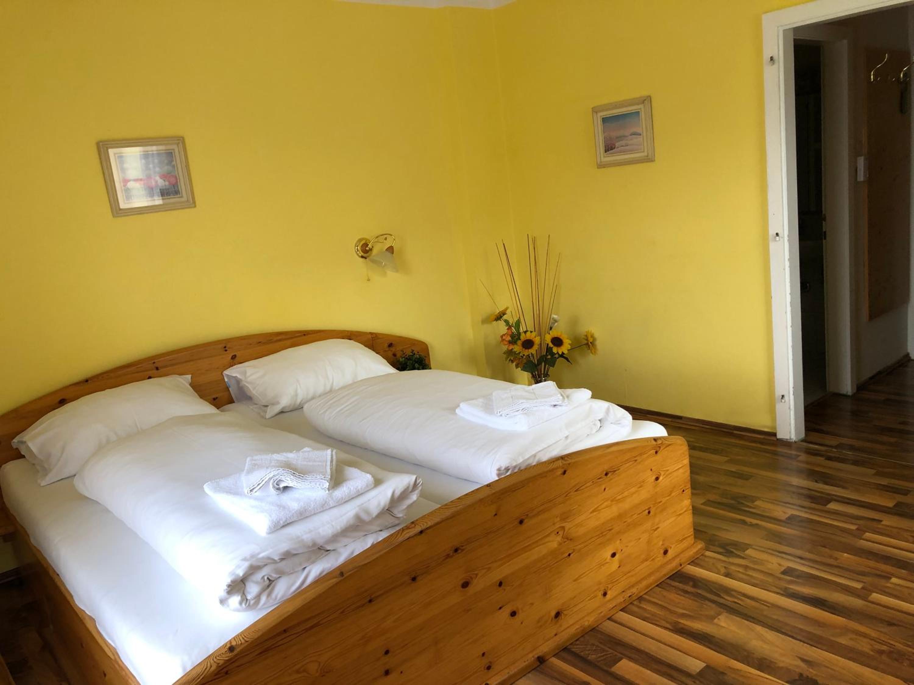 Double Room with Mountain View - Photo 14