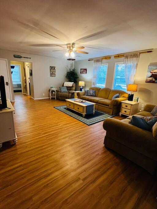Three-Bedroom House photo 2