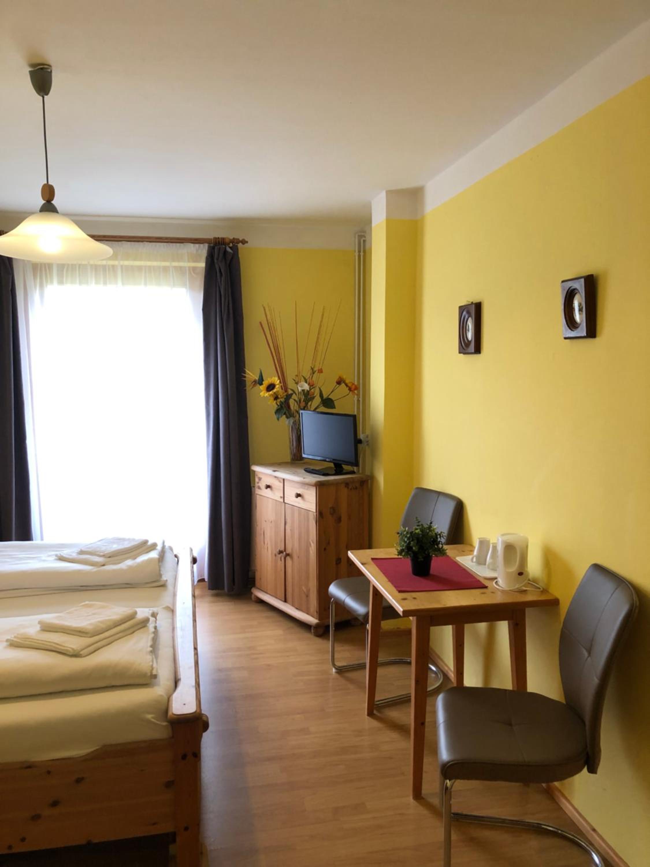 Double Room with Mountain View - Photo 8