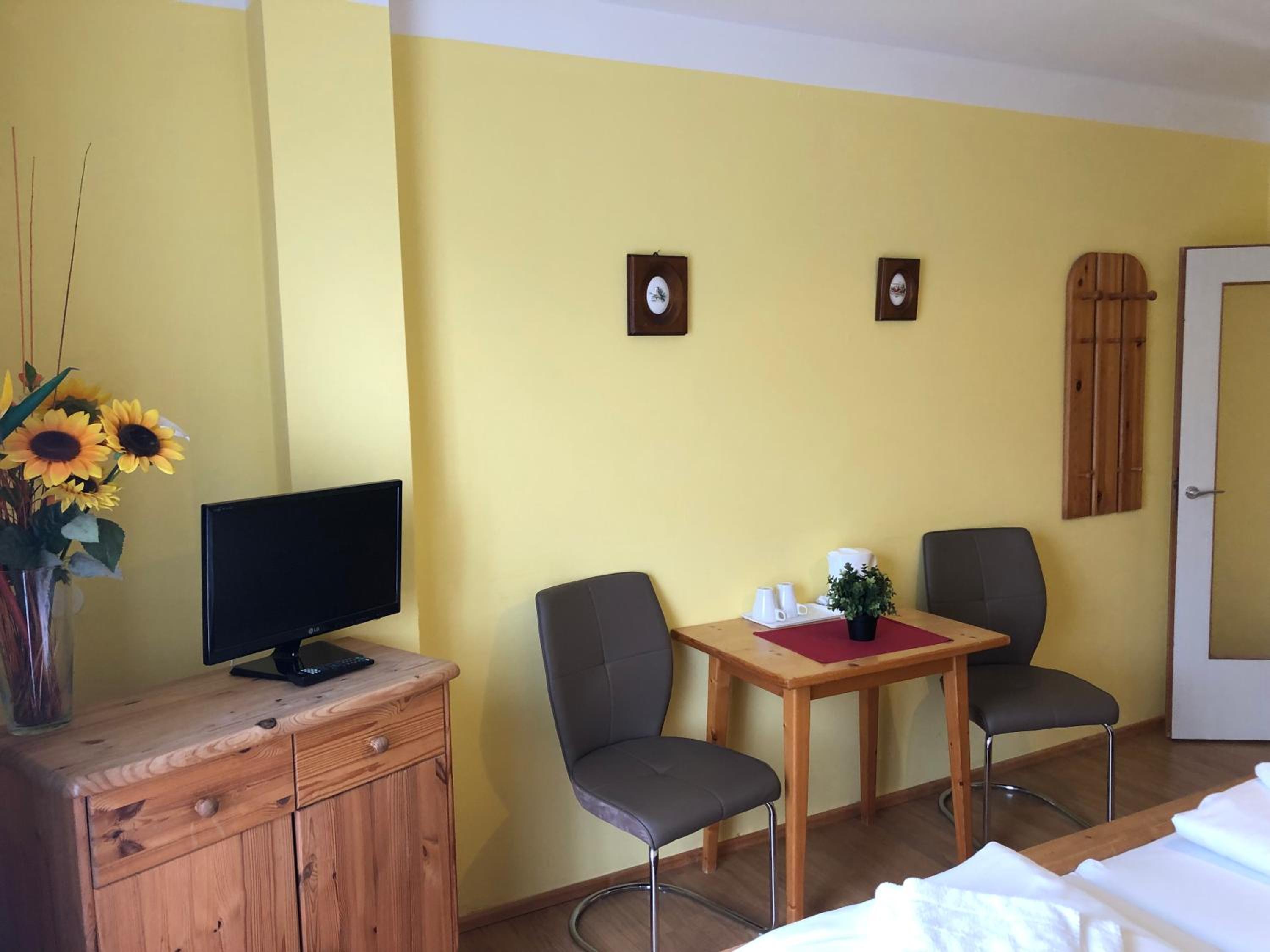 Double Room with Mountain View - Photo 7