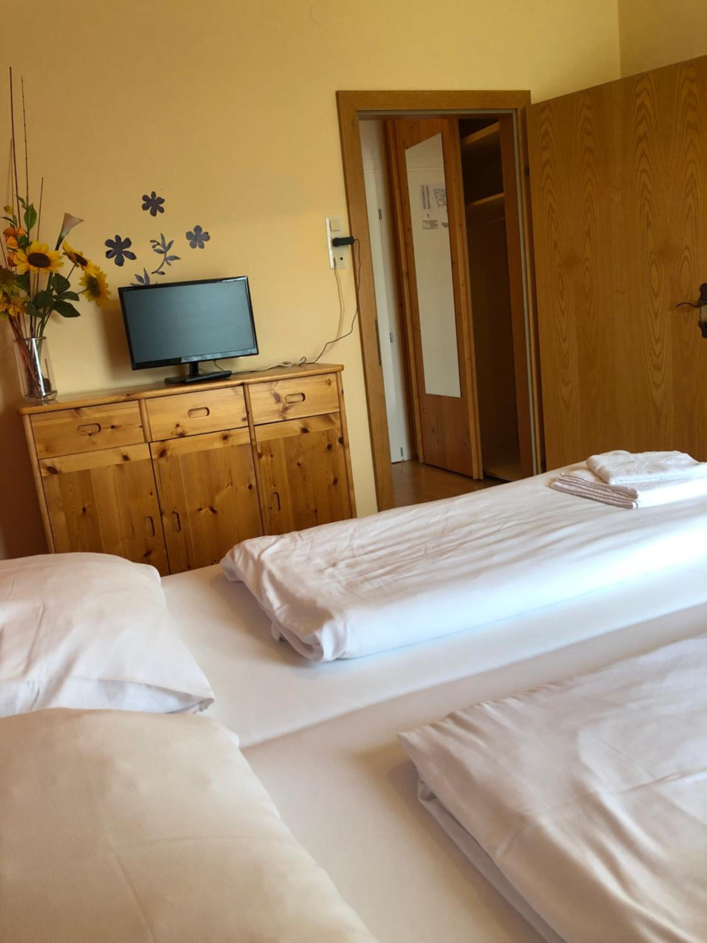Double Room with Mountain View - Photo 15