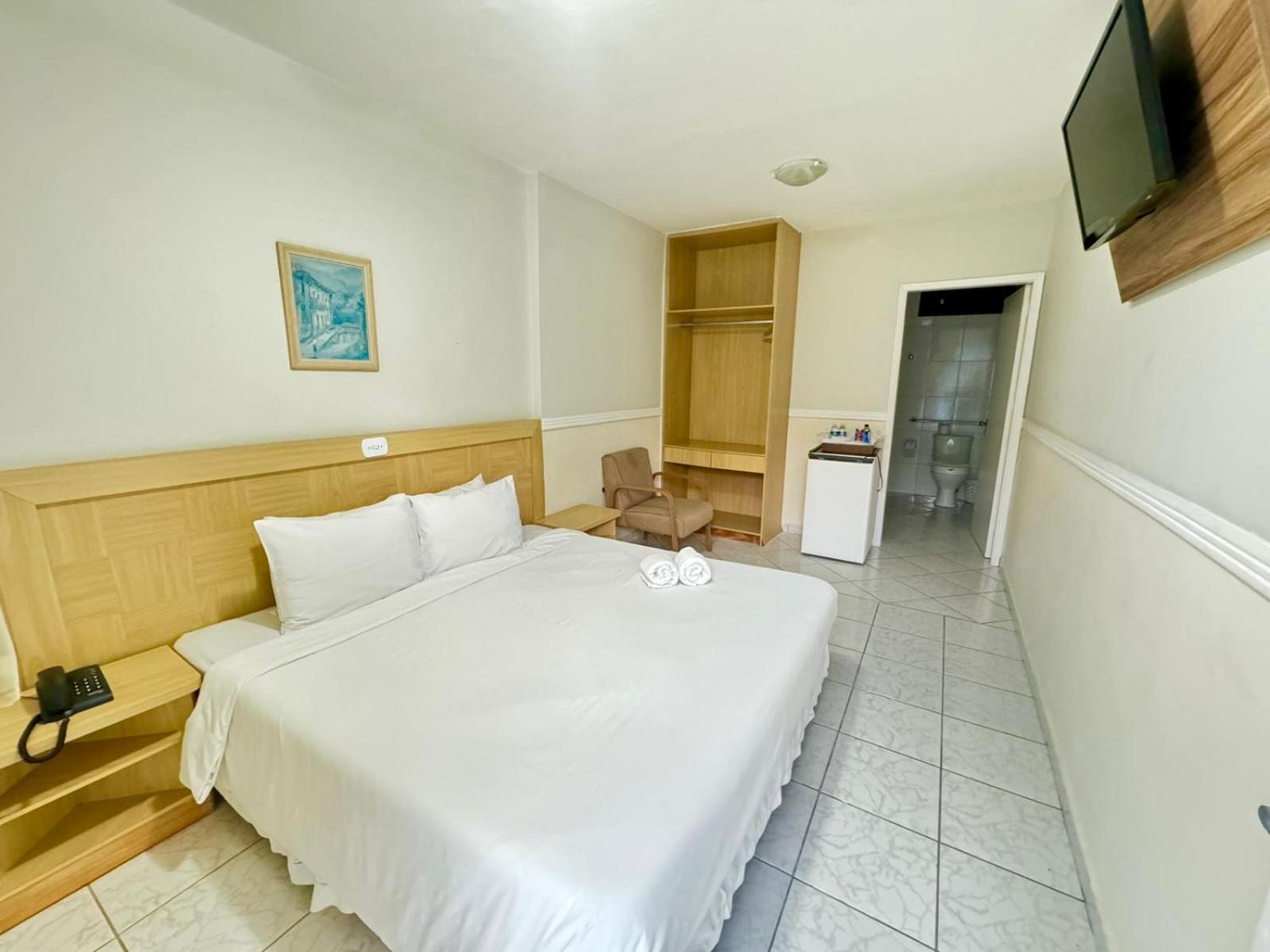 Queen Room - Disability Access photo 1