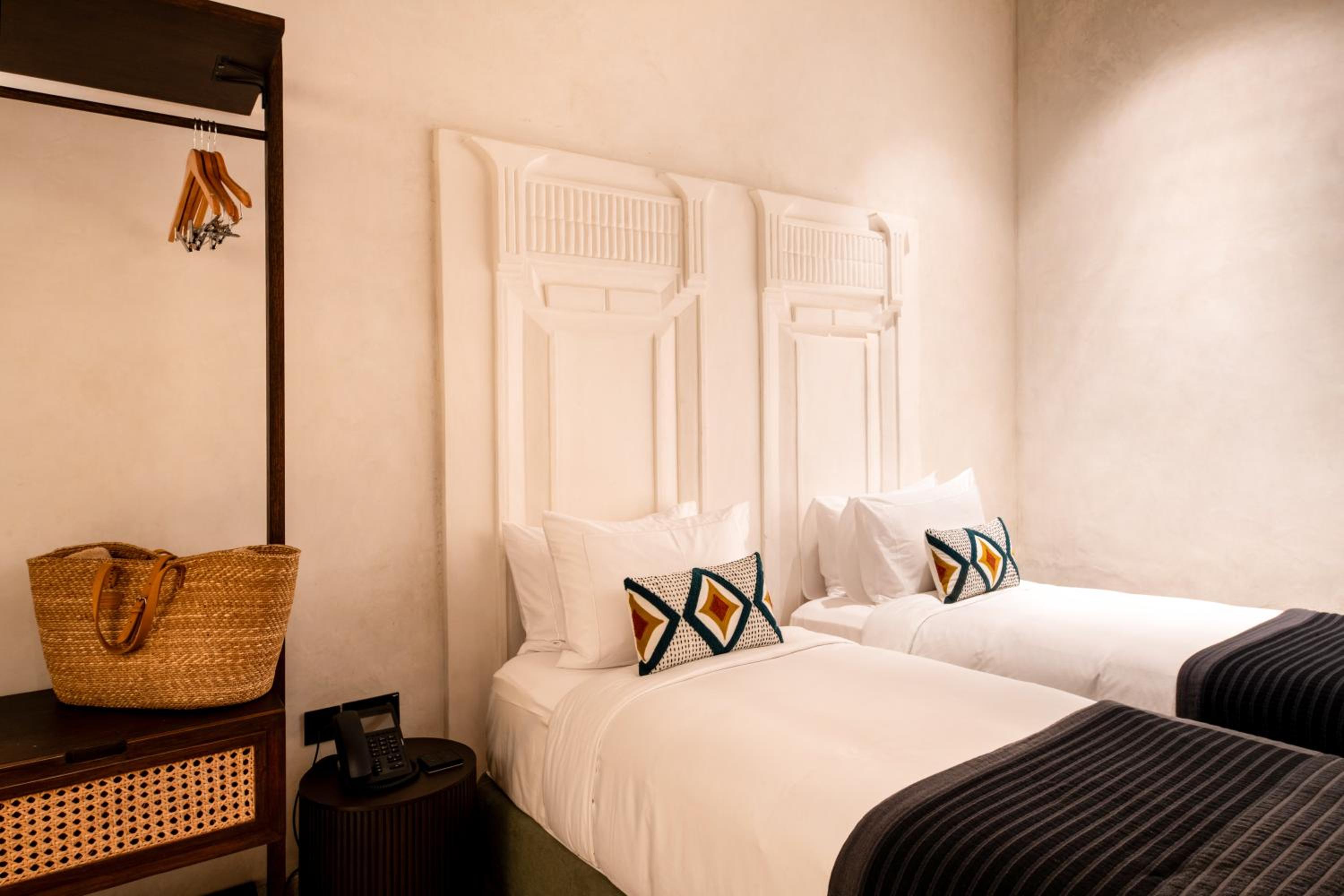 Deluxe Twin Room - Photo 6