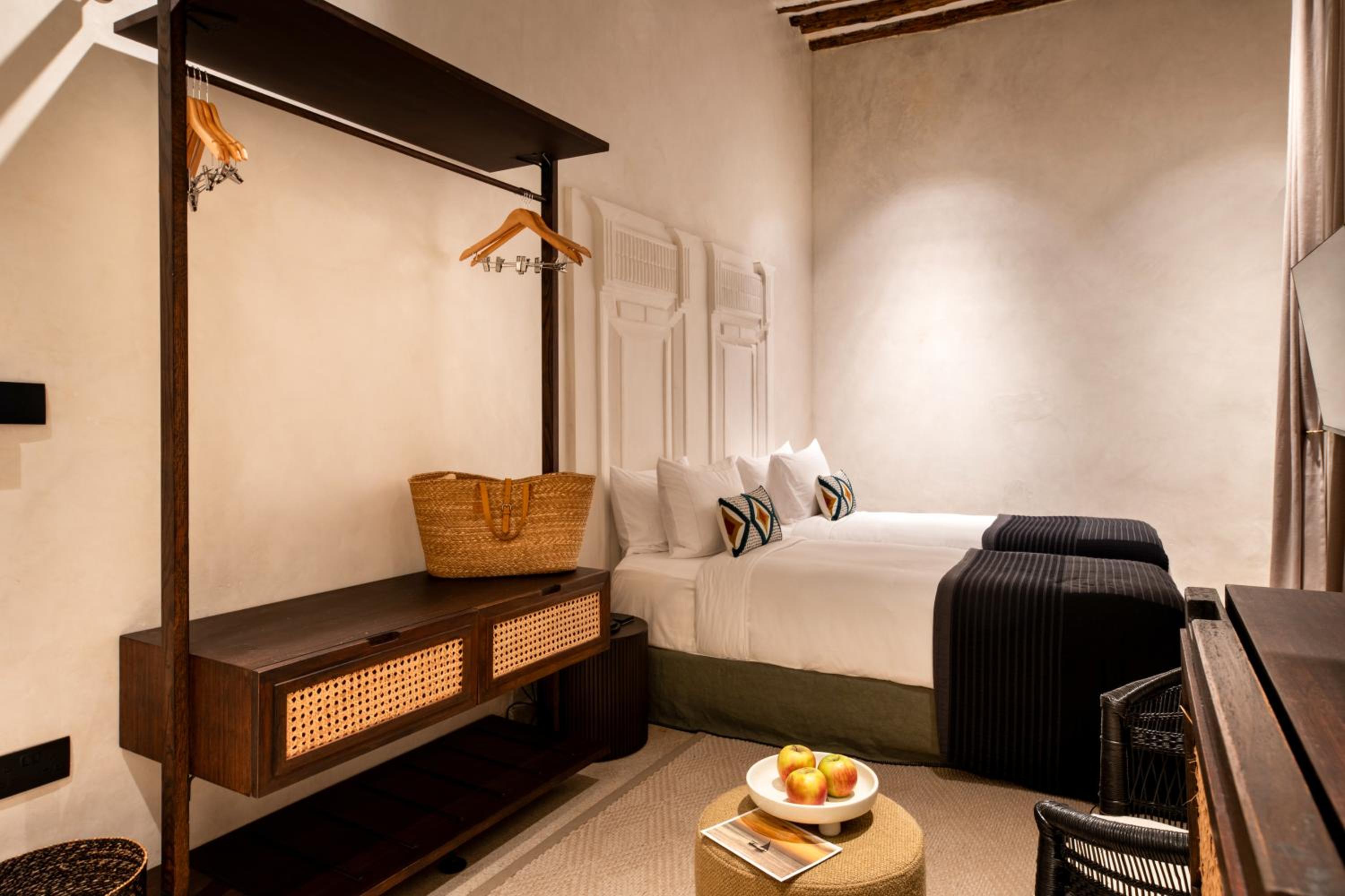 Deluxe Twin Room - Photo 3