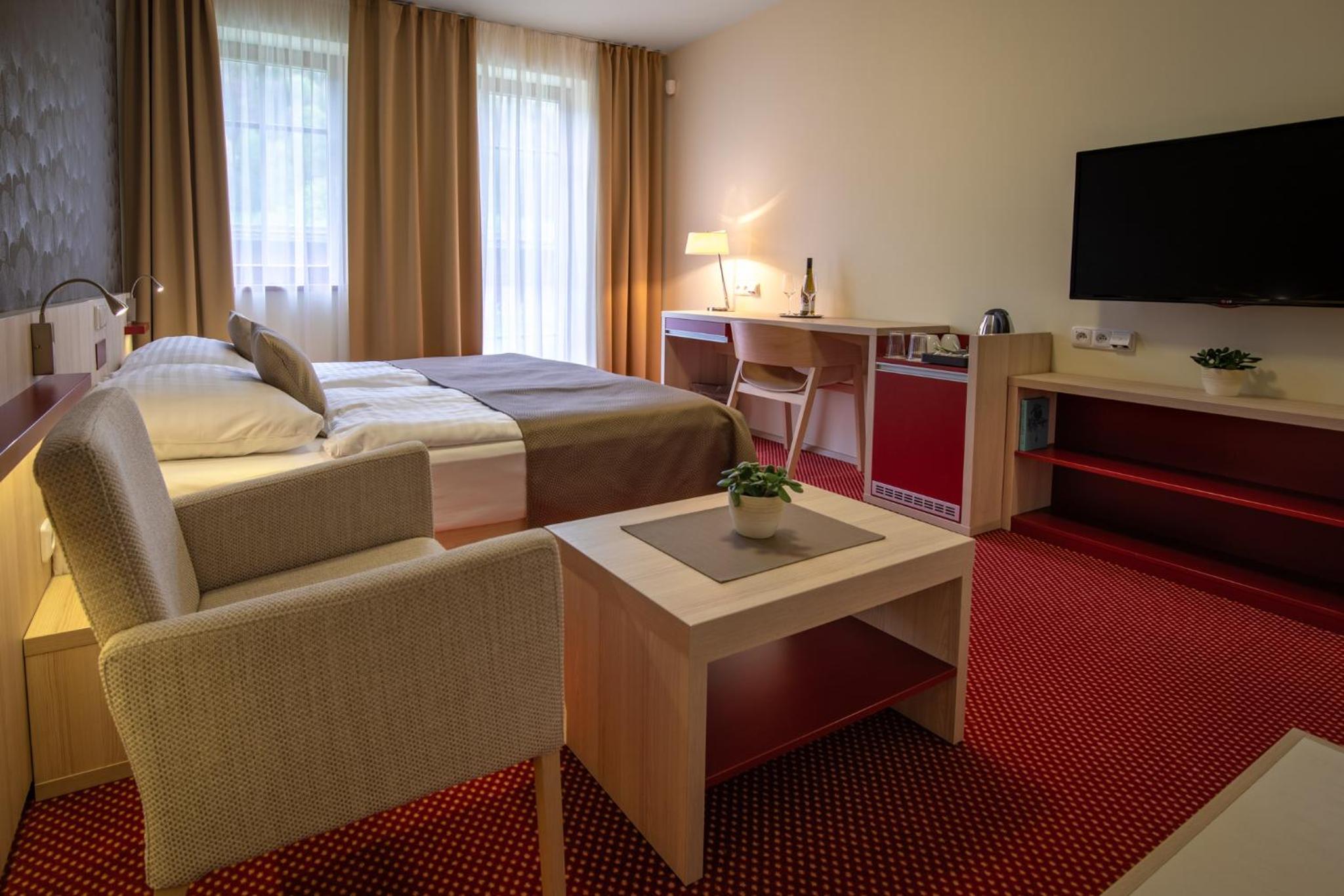 Double or Twin Room photo 3