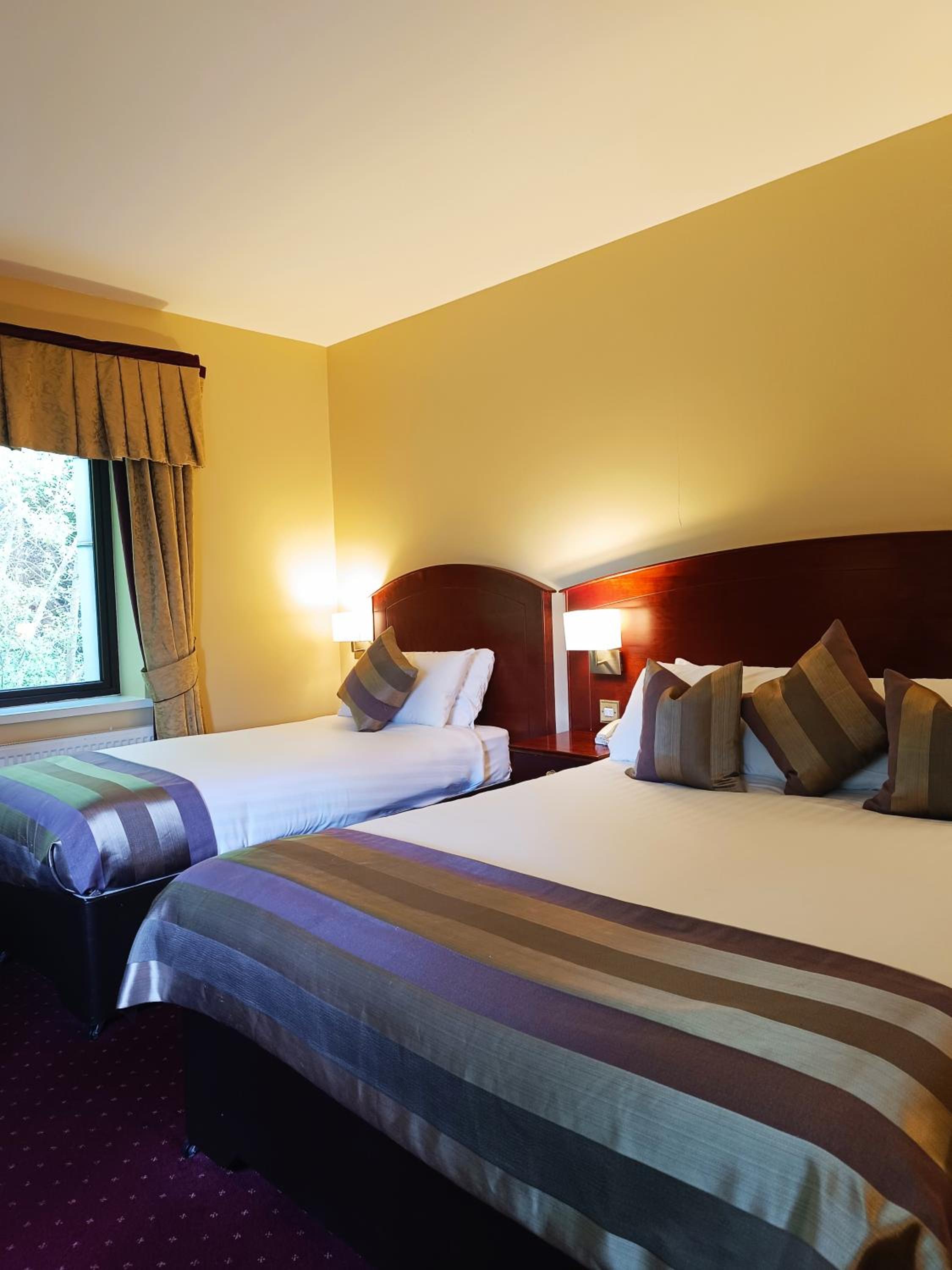 Twin Room - Photo 3
