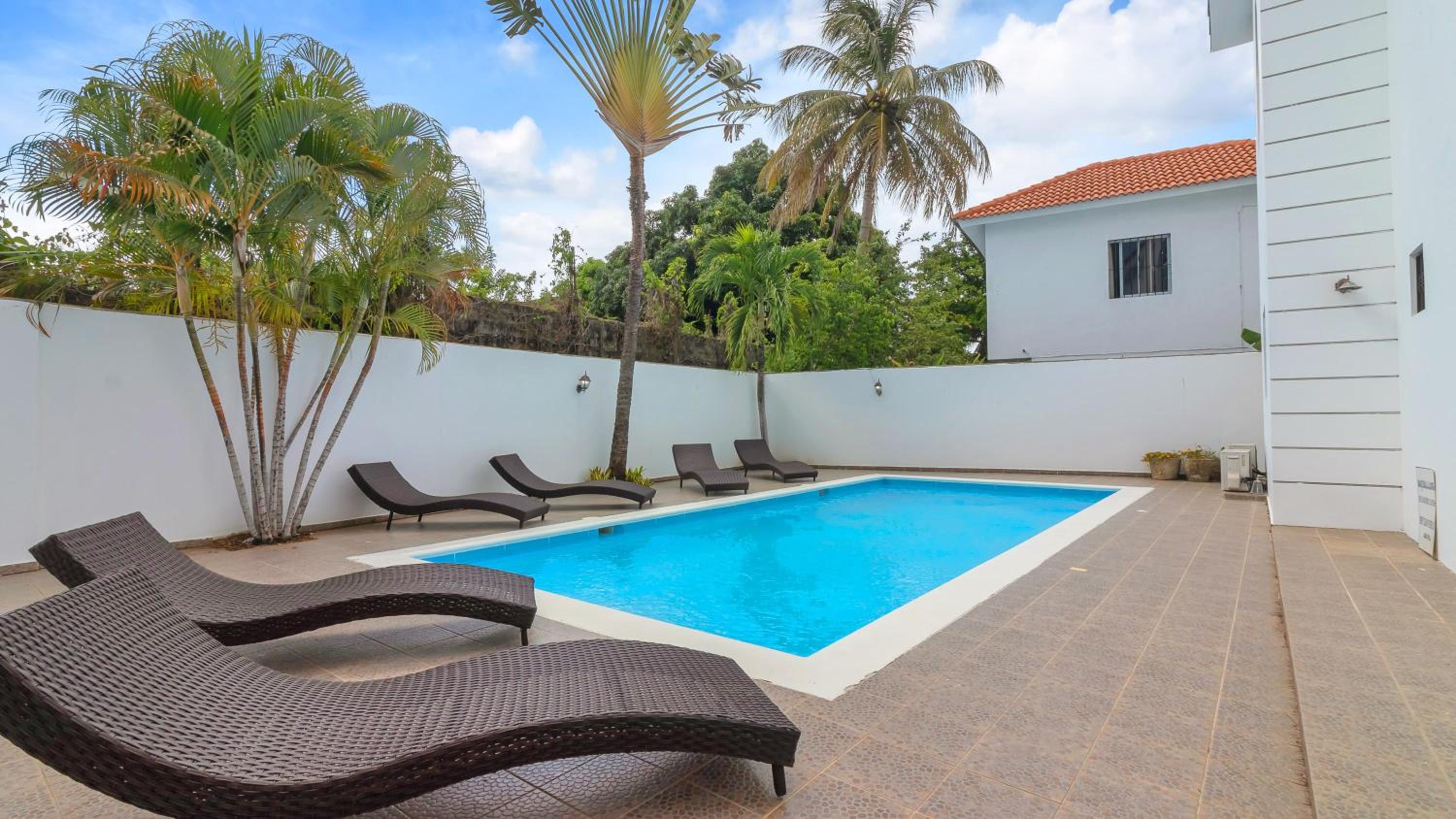 Villa photo 1