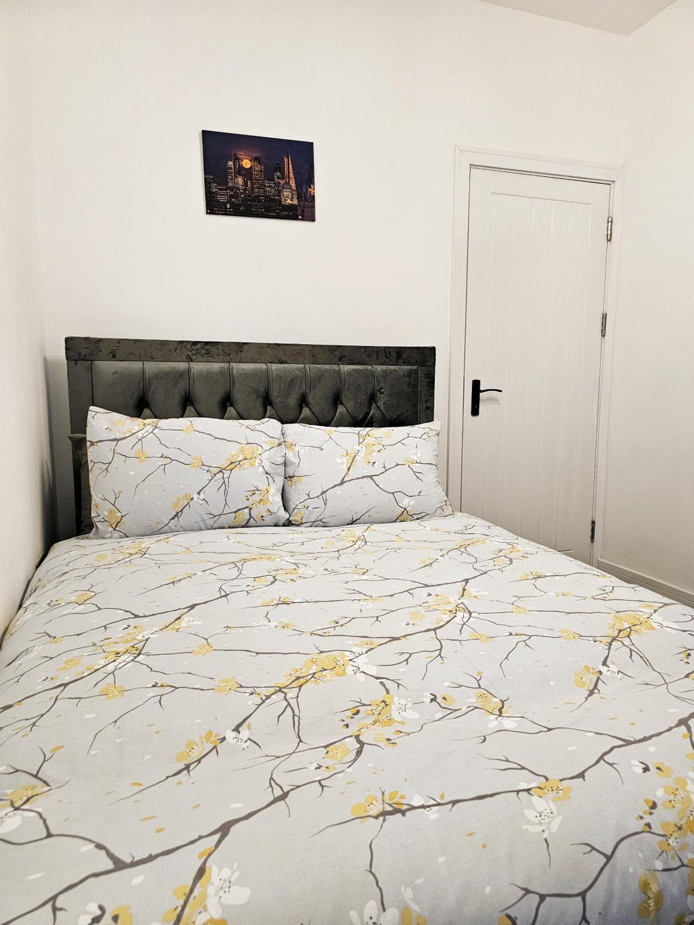 Double Room with Private External Bathroom photo 1