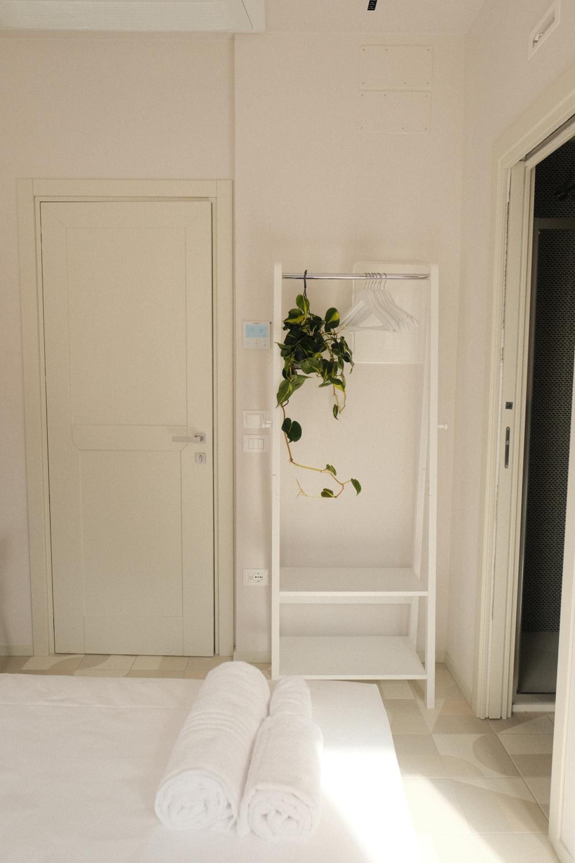 Deluxe Double Room with Extra Bed photo 2