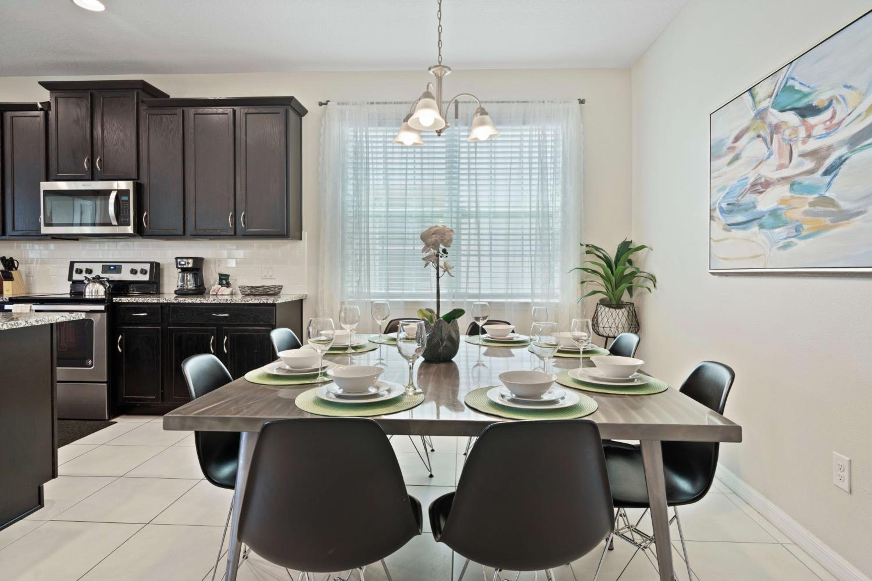 Four-Bedroom House - Photo 7