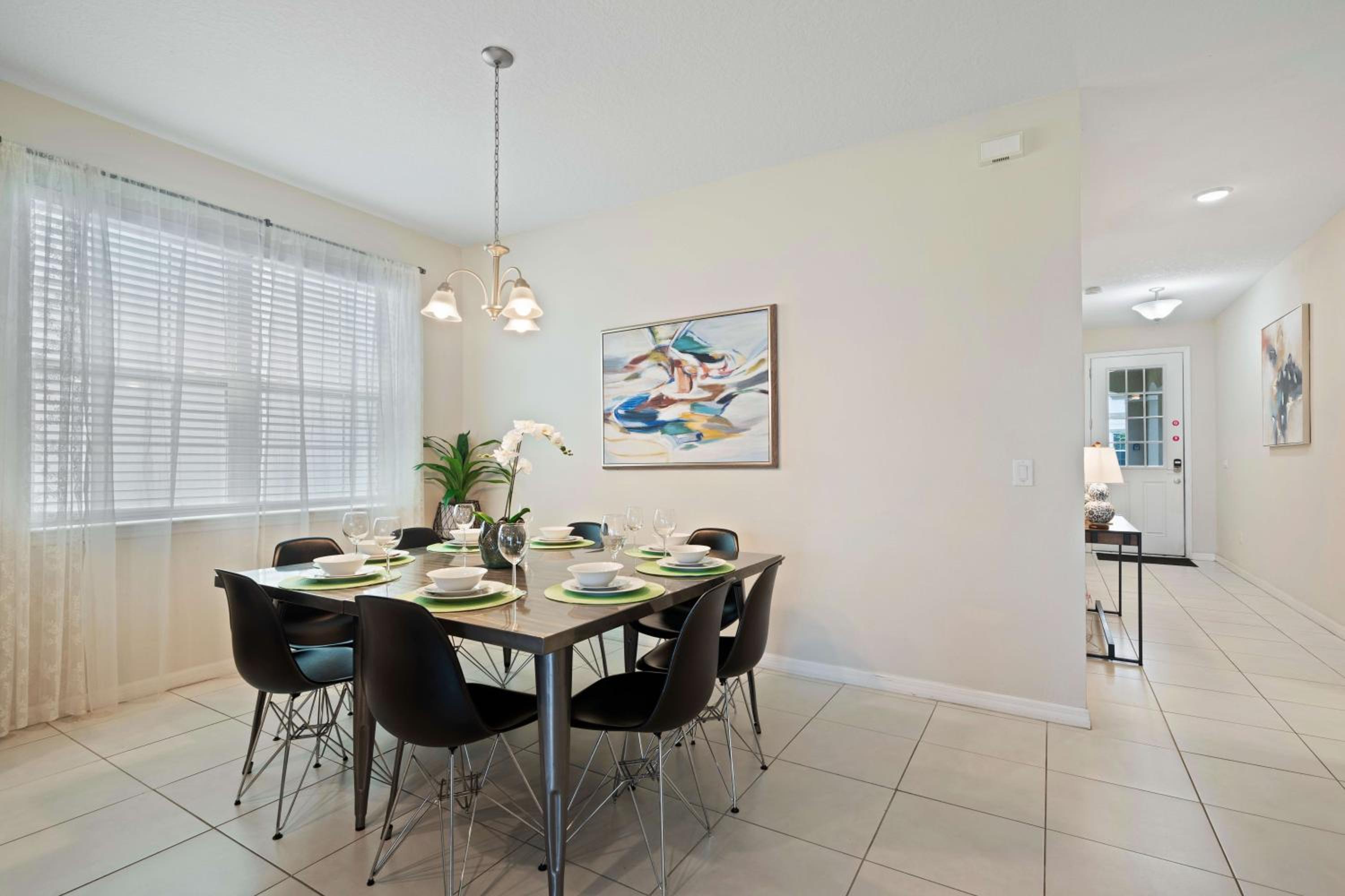 Four-Bedroom House - Photo 8
