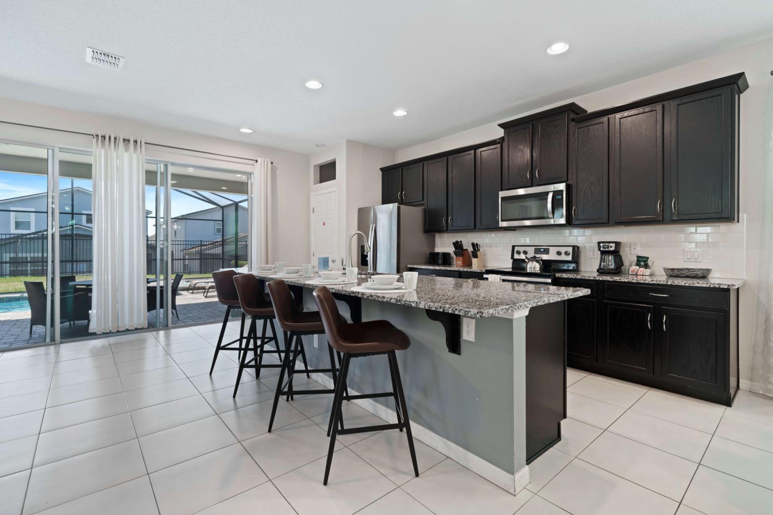 Four-Bedroom House - Photo 4