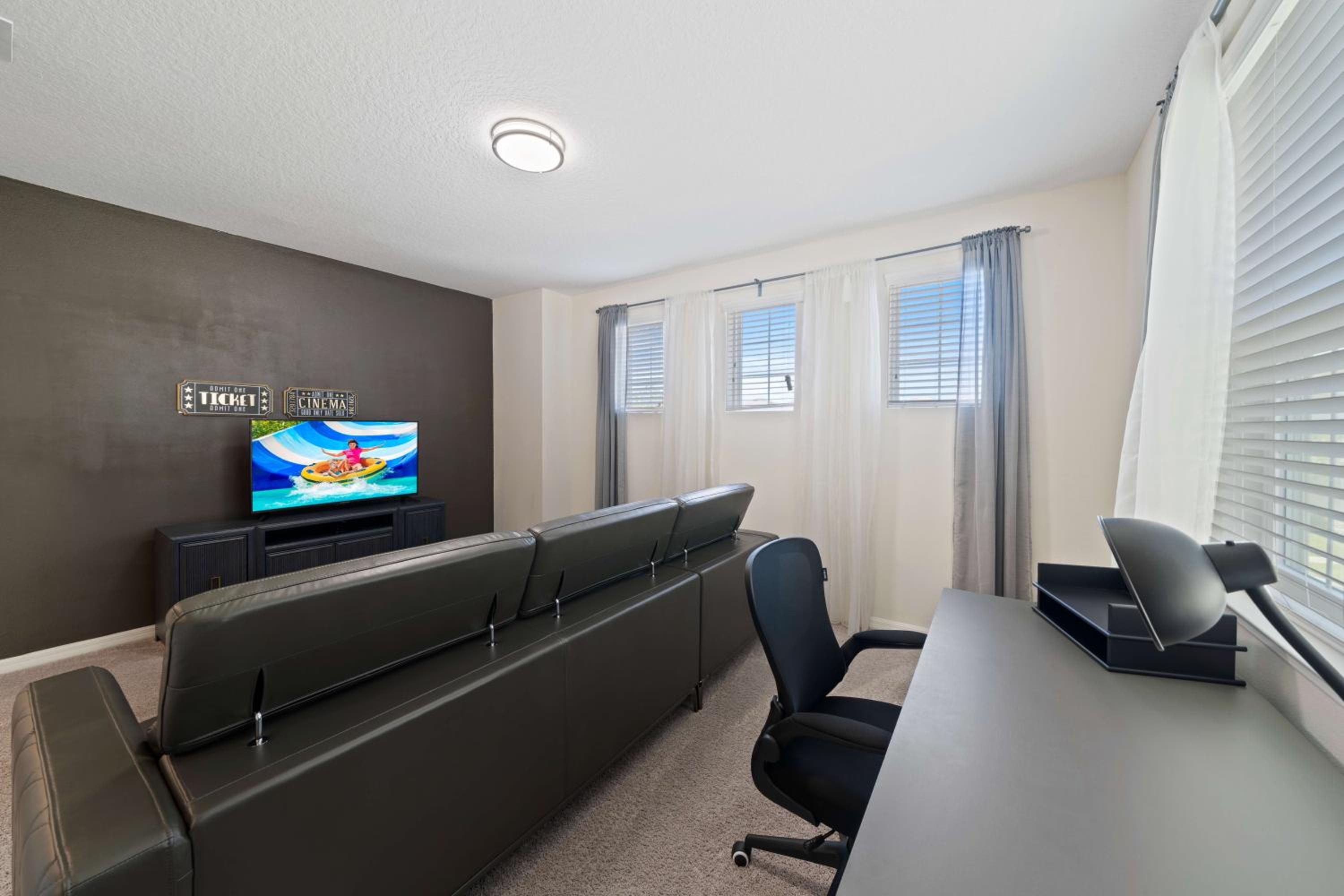 Four-Bedroom House - Photo 16