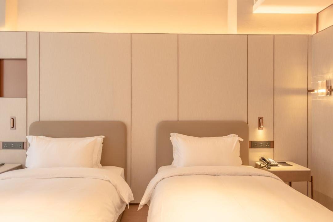Deluxe Twin Room photo 3