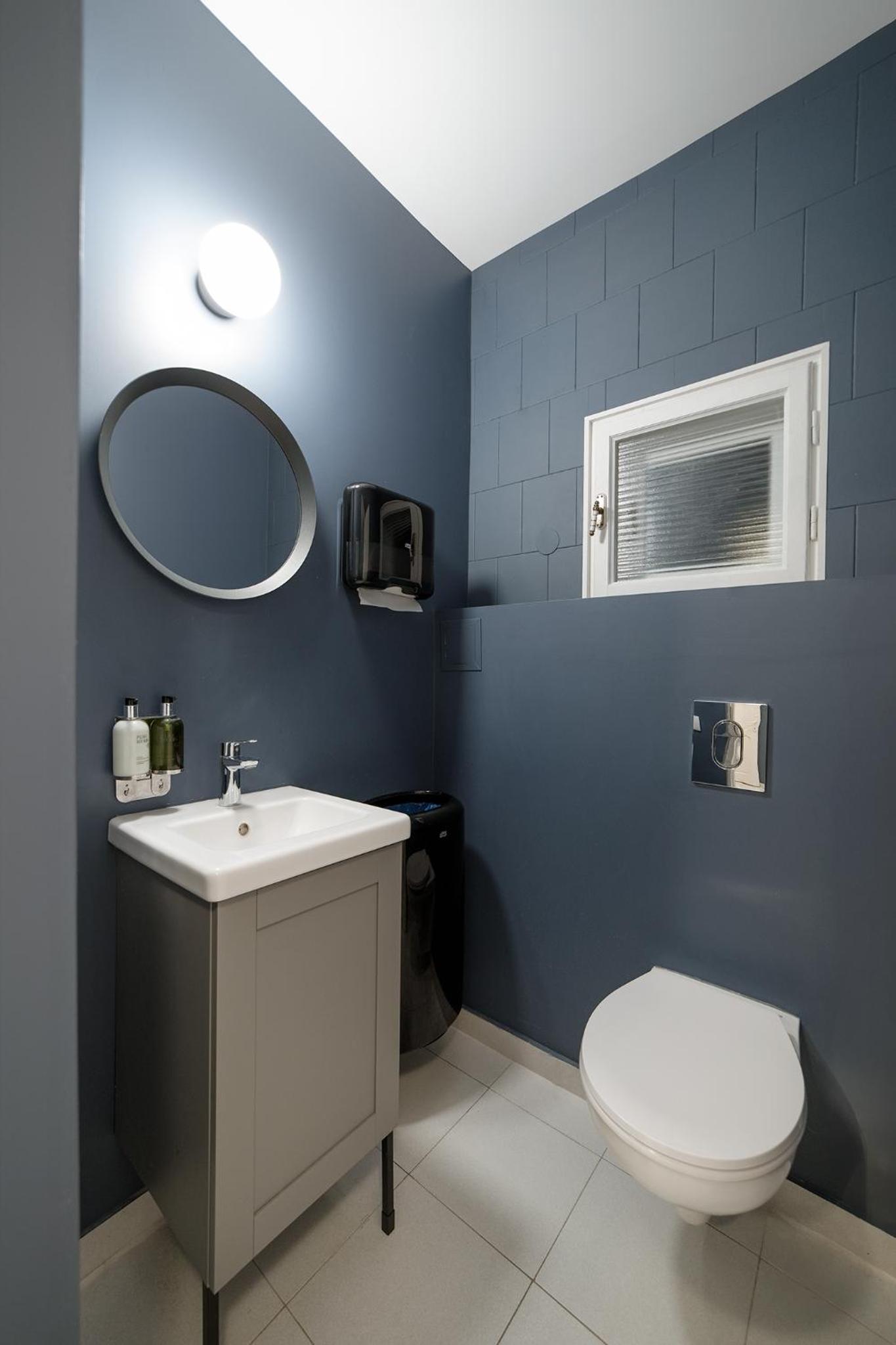 Two-Bedroom Cottage - Photo 8