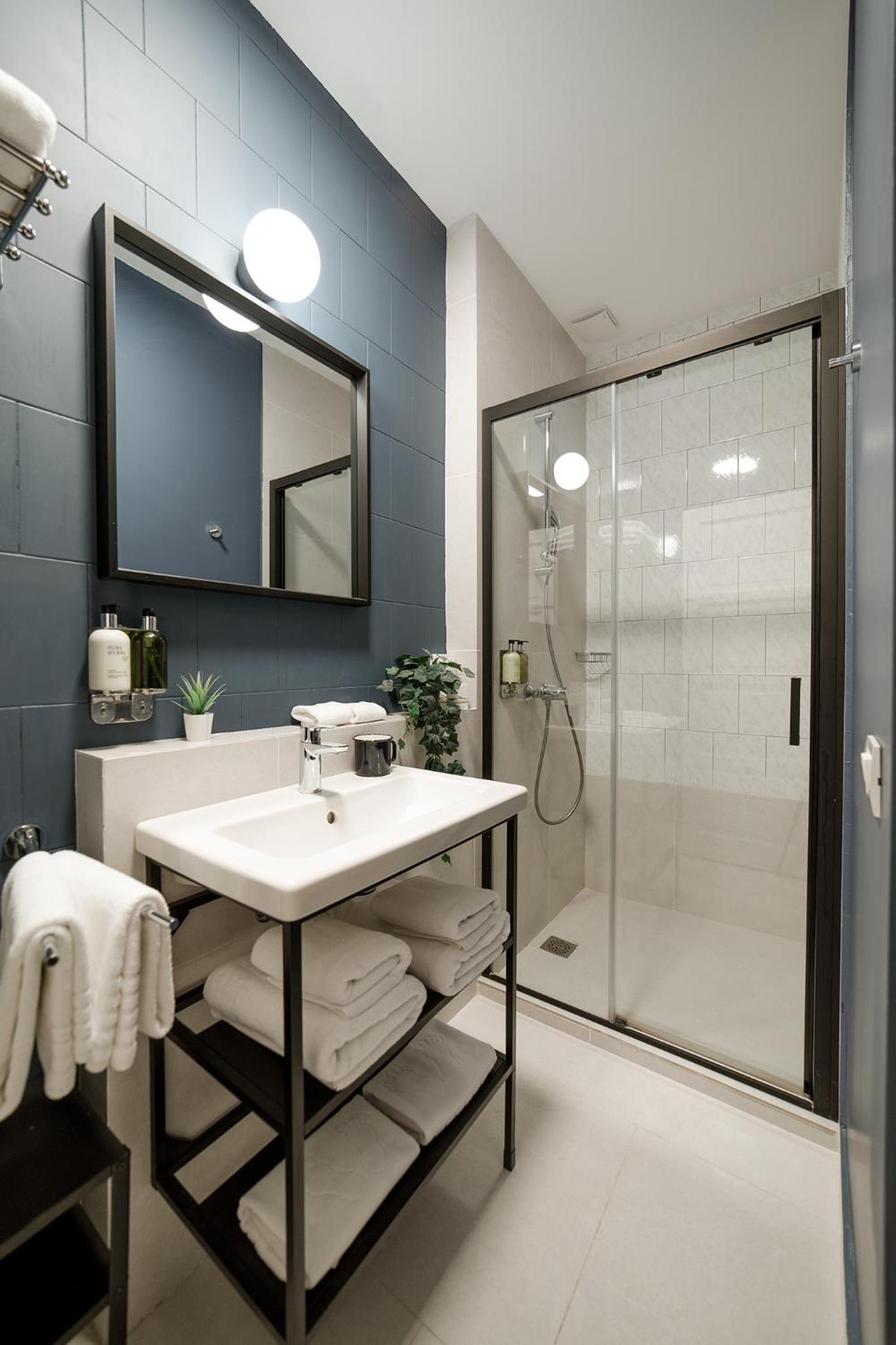 Two-Bedroom Cottage - Photo 3