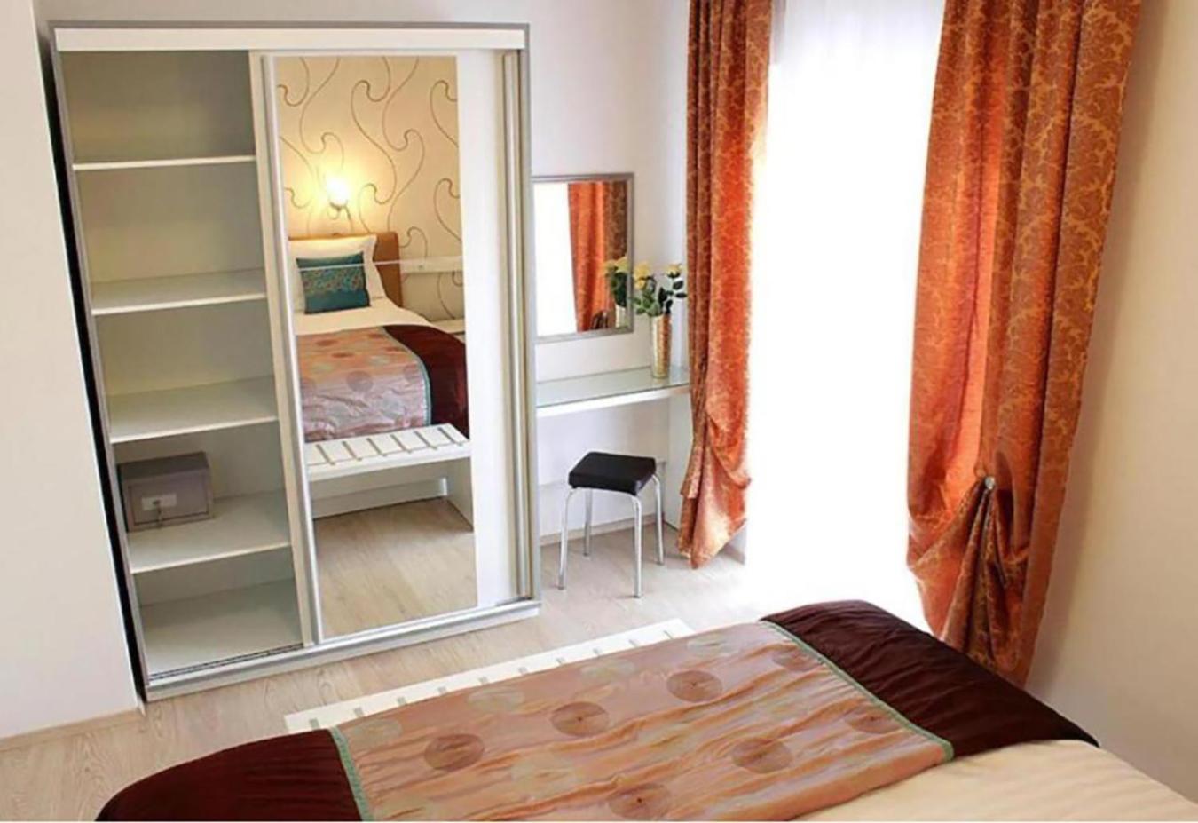 One-Bedroom Apartment with Balcony photo 1