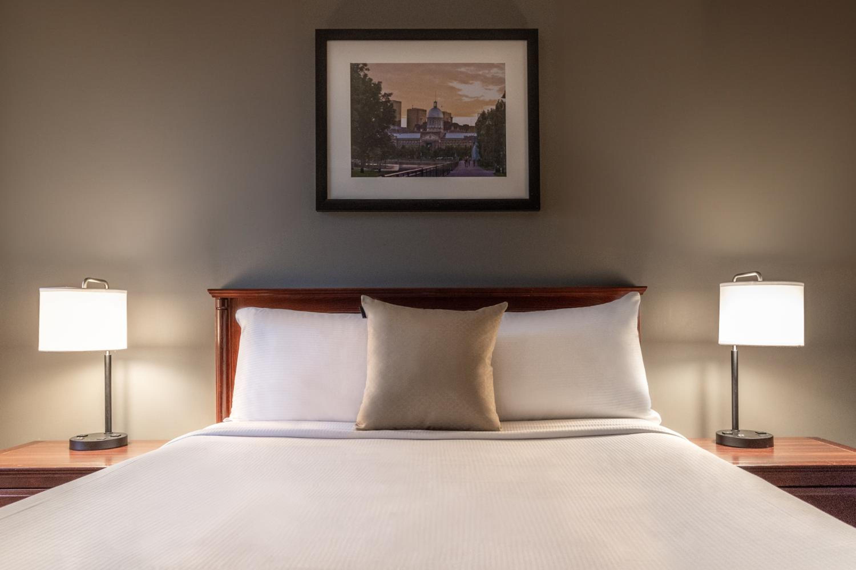 Two-Bedroom Suite with Two Queen Beds - Photo 11