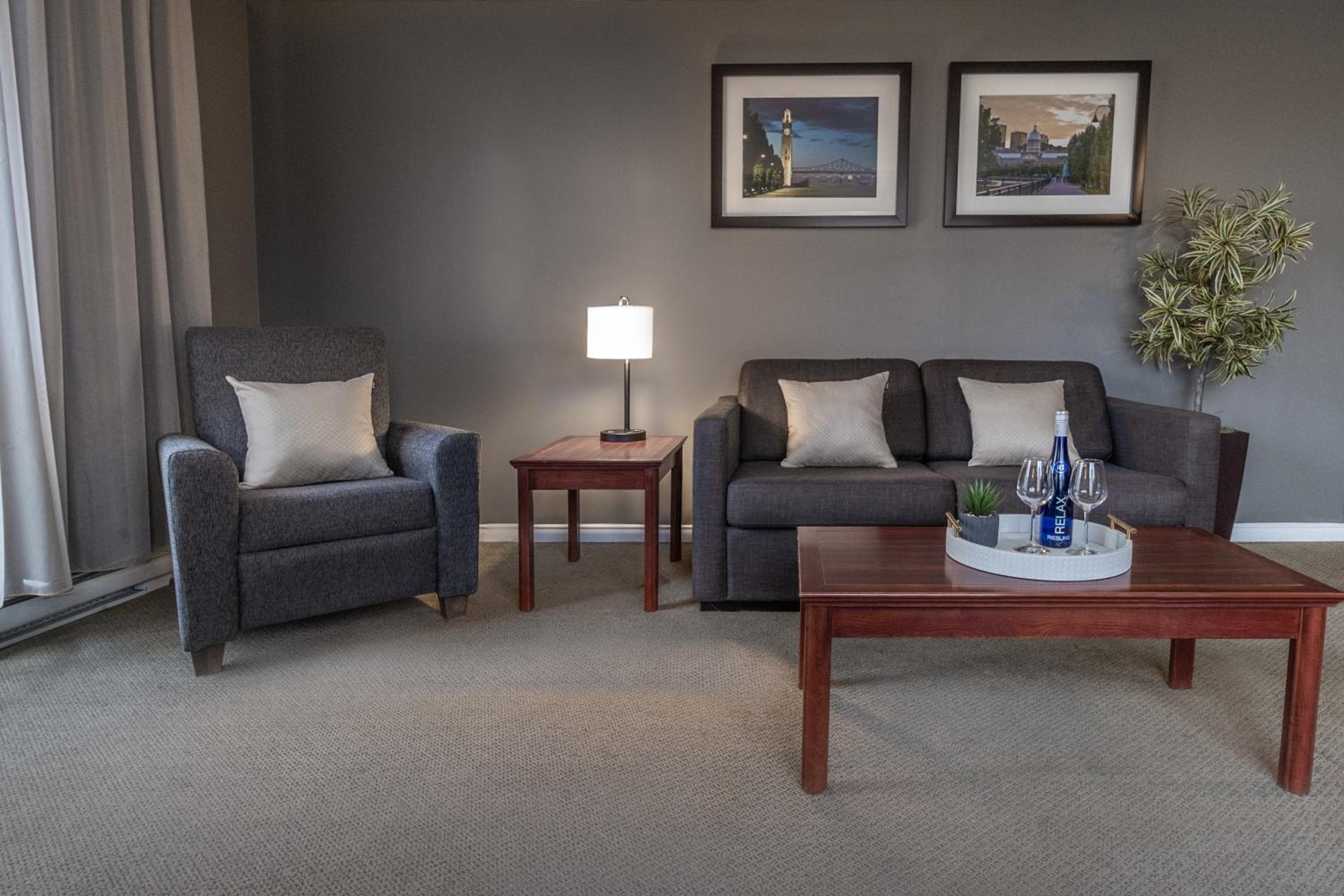Two-Bedroom Suite with Two Queen Beds - Photo 13