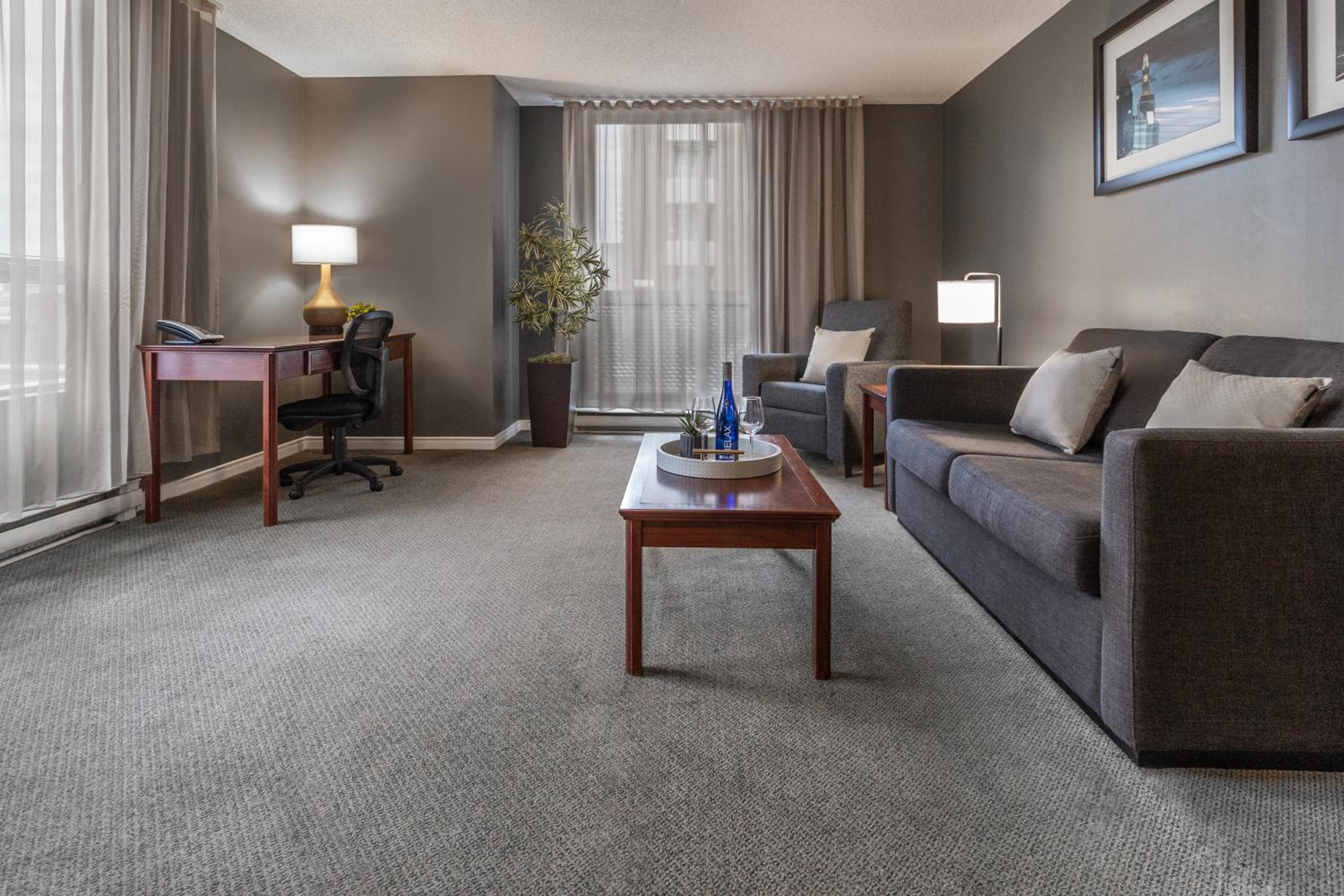 Two-Bedroom Suite with Two Queen Beds - Photo 5