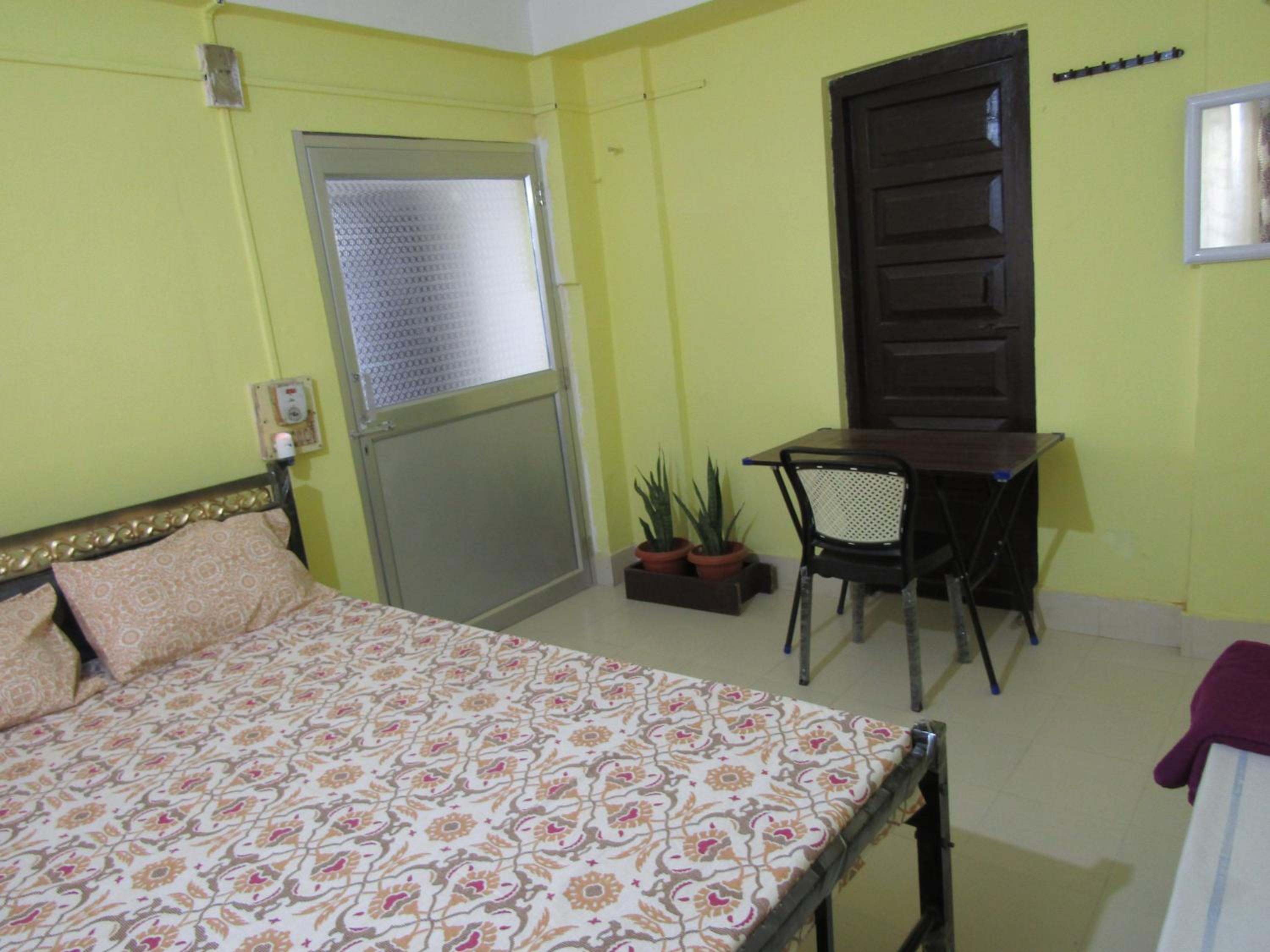 Single Room with Private External Bathroom photo 2
