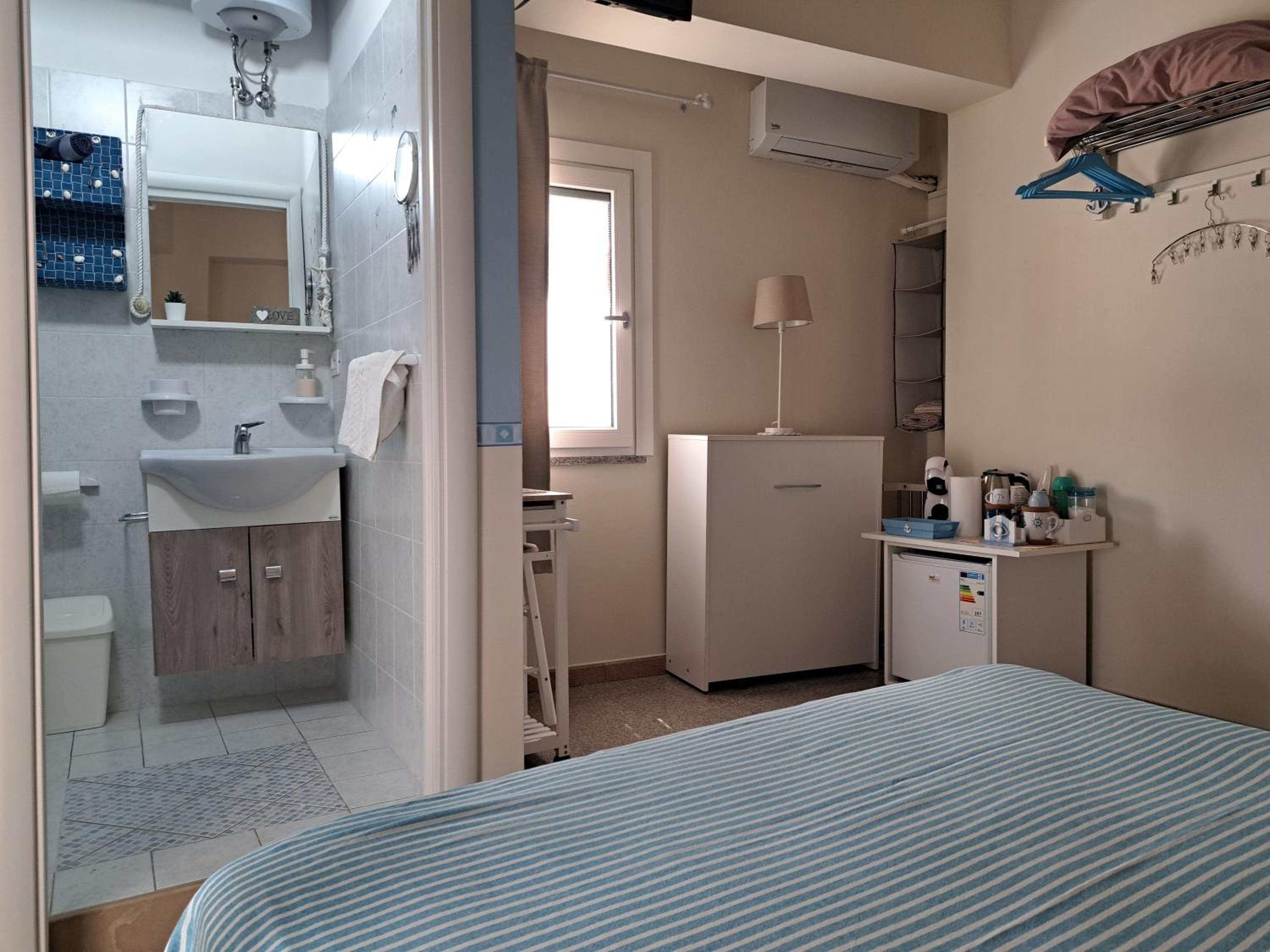 Double Room with Private Bathroom photo 3