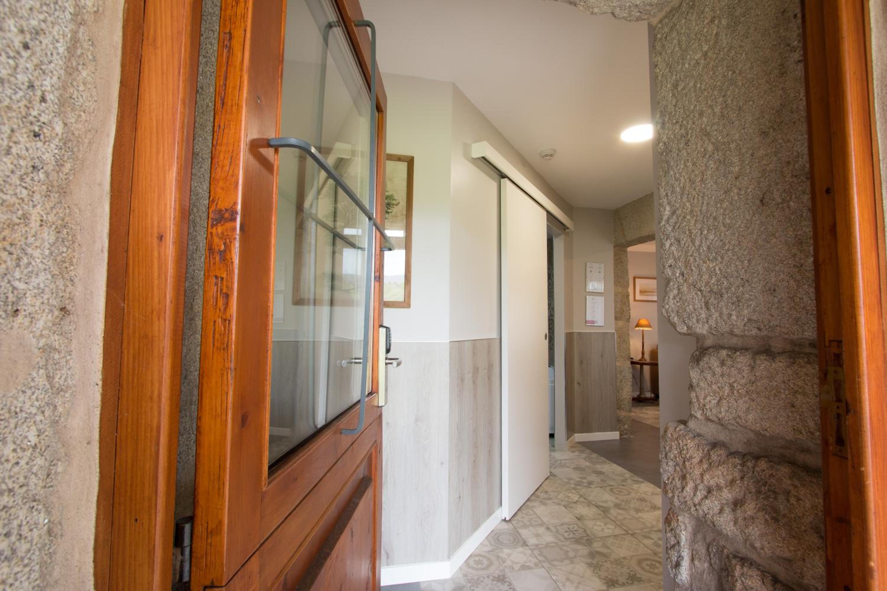 King Room with Spa Bath - Photo 5