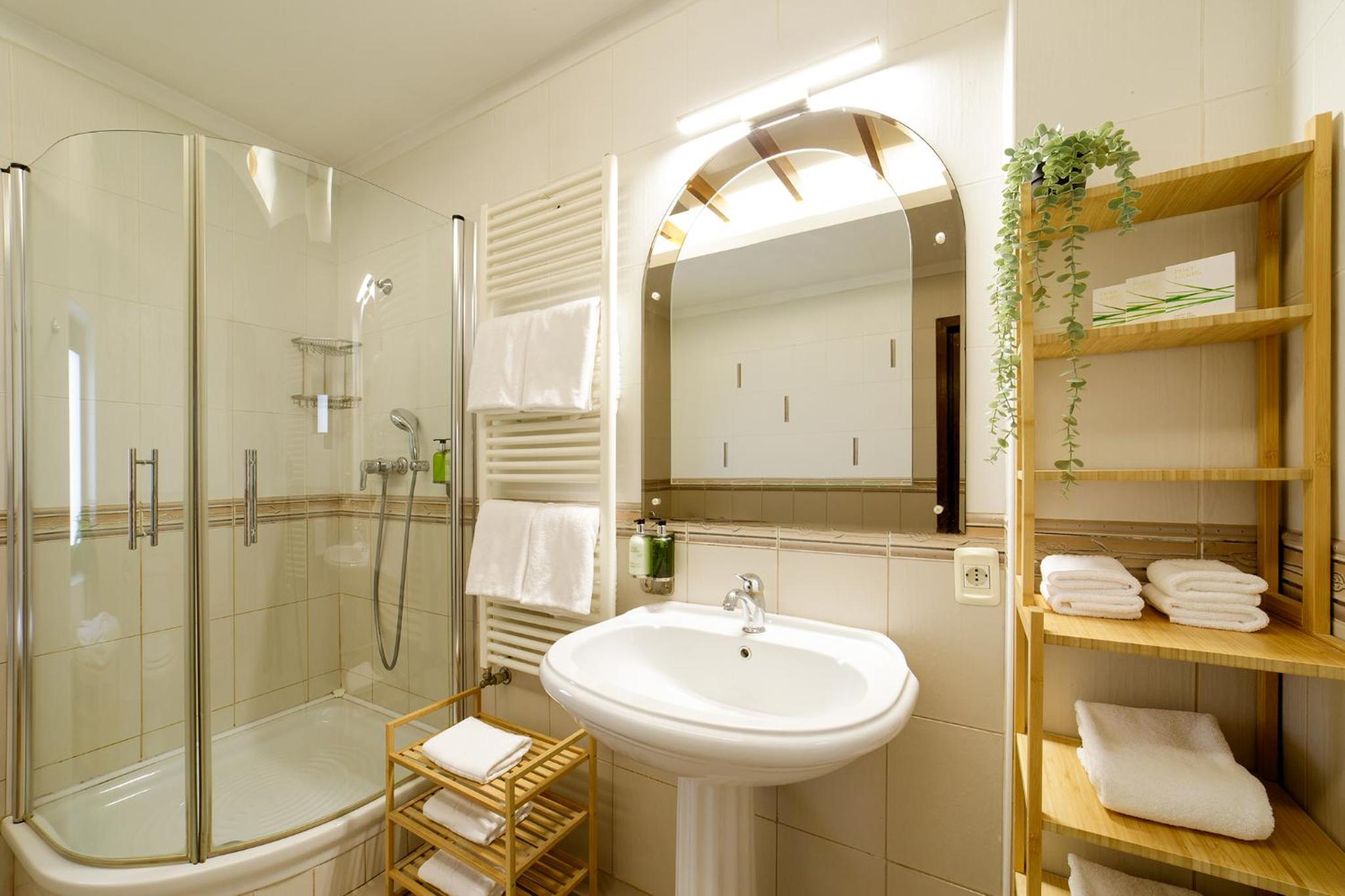 Two-Bedroom Suite - Photo 12