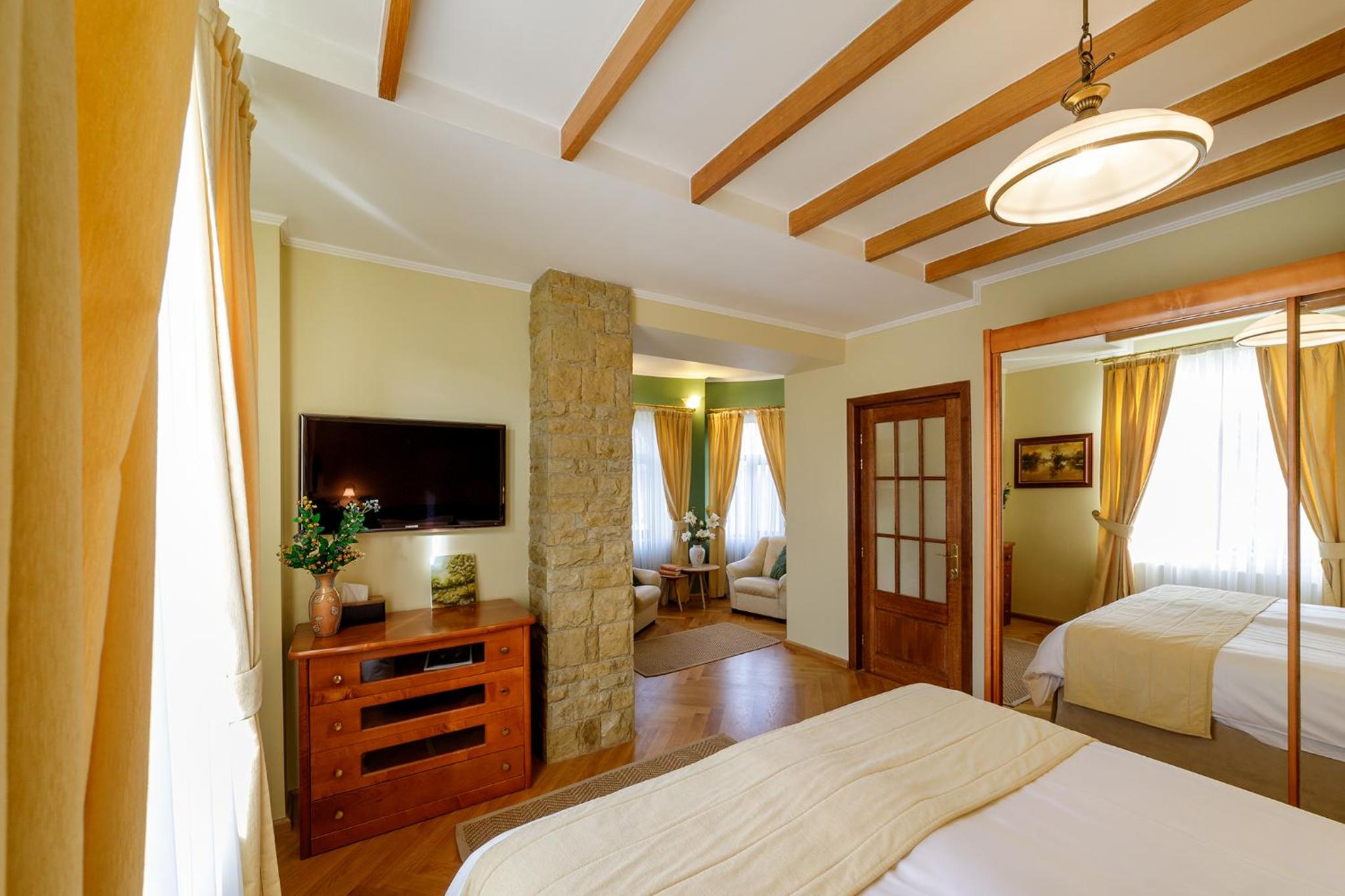 Two-Bedroom Suite - Photo 14