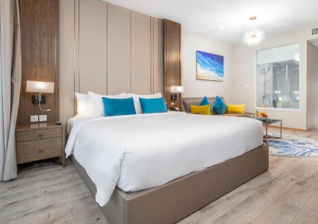 Deluxe Double Room With Side Sea View - Photo 3