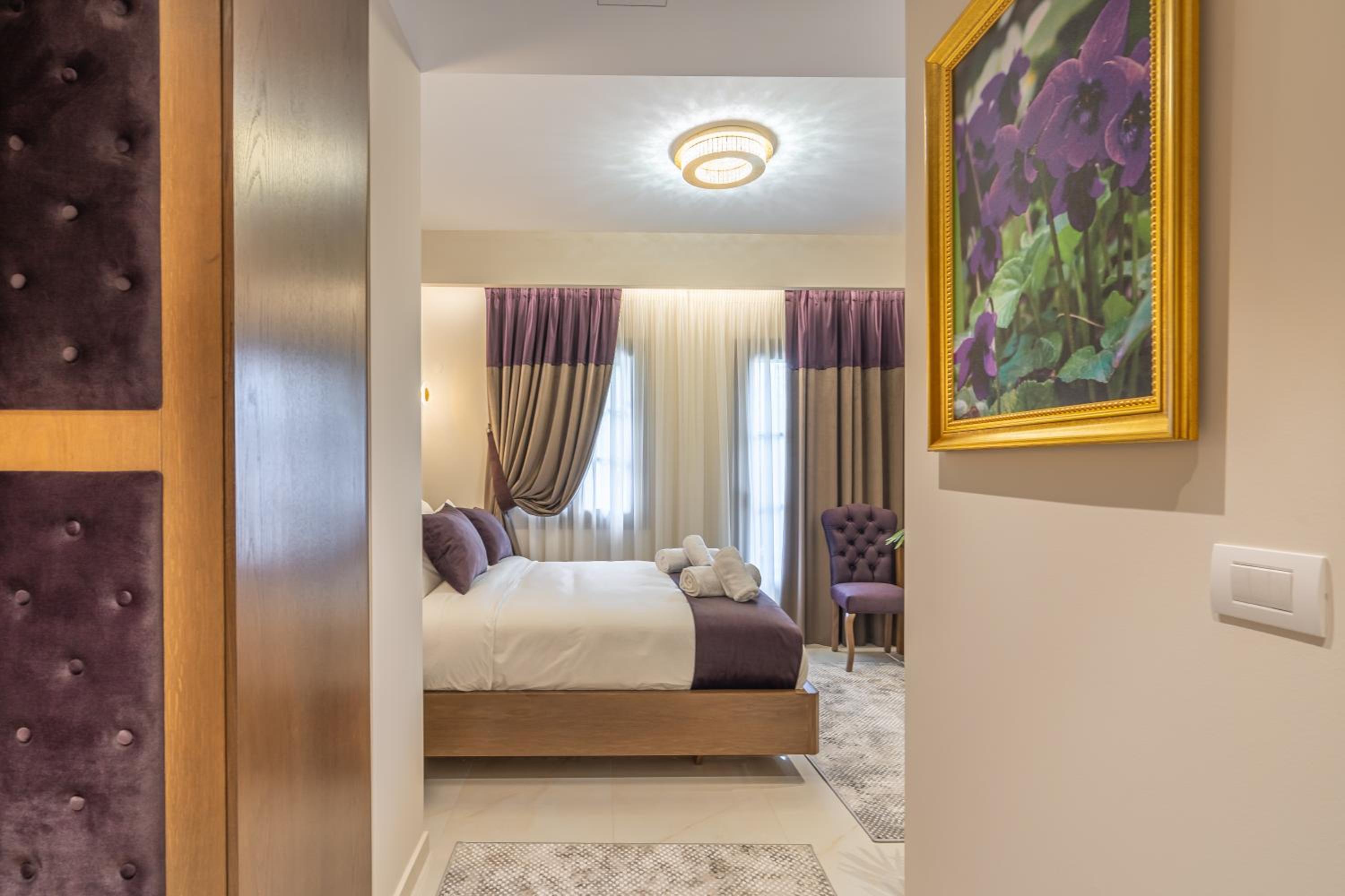 Suite with Mountain View