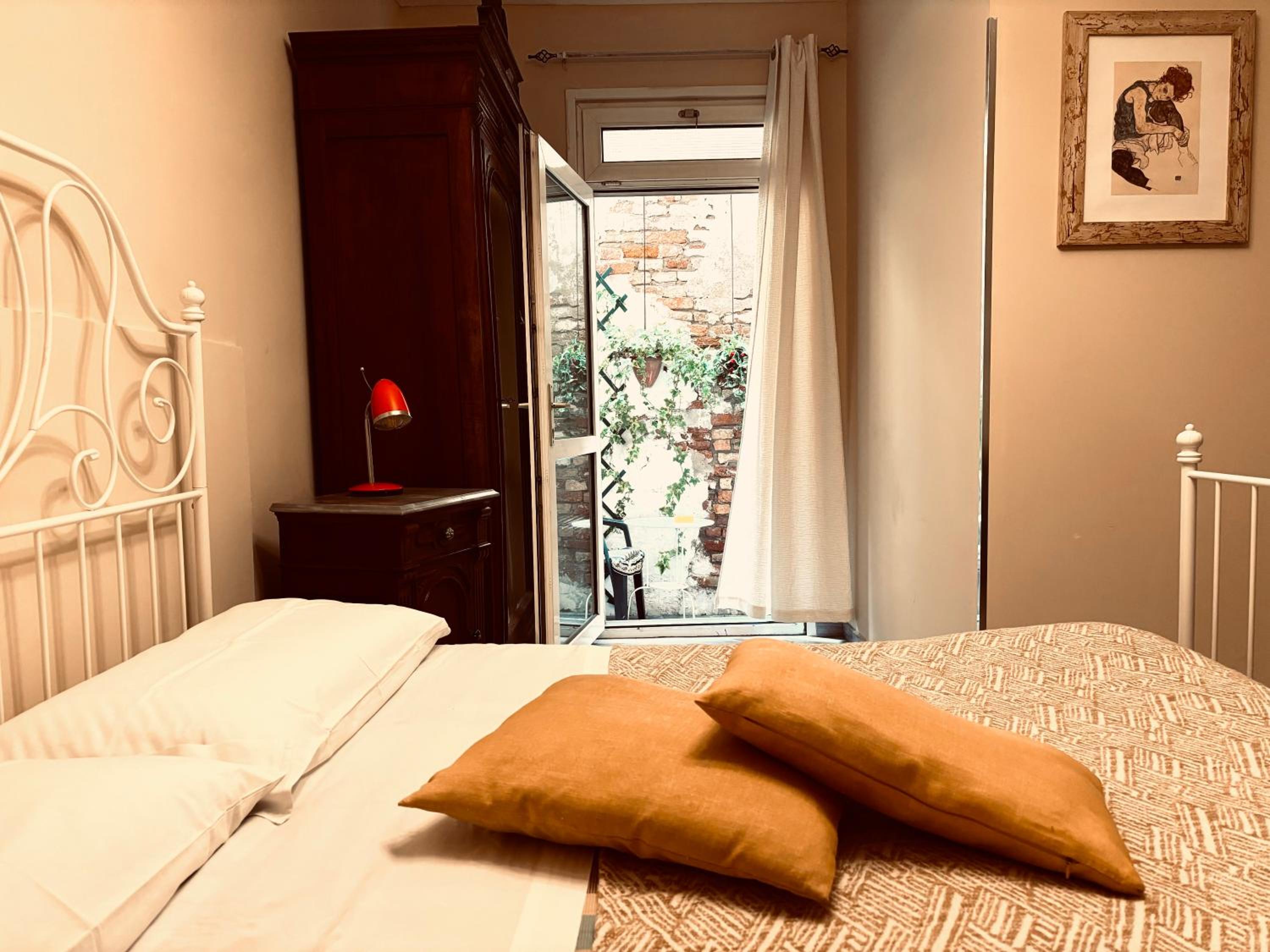 Deluxe Double Room photo 2