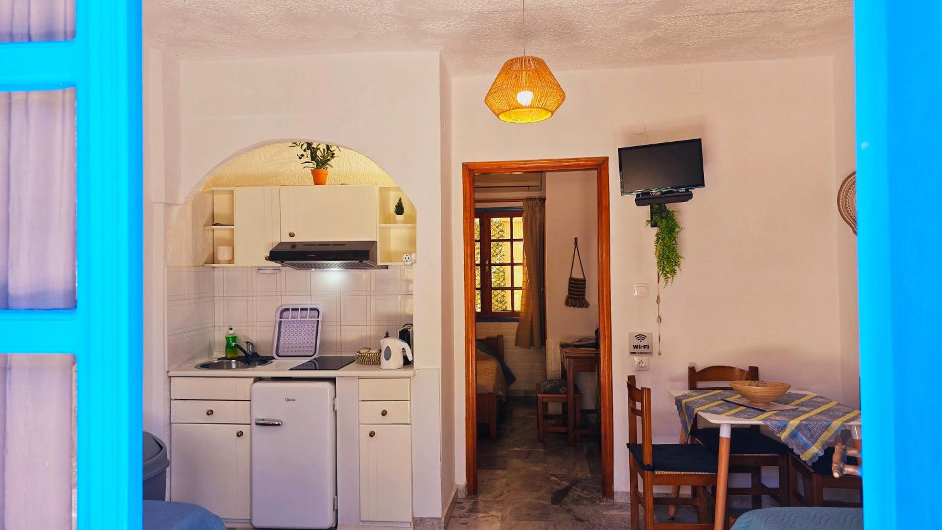 One-Bedroom Apartment with Garden - Photo 10