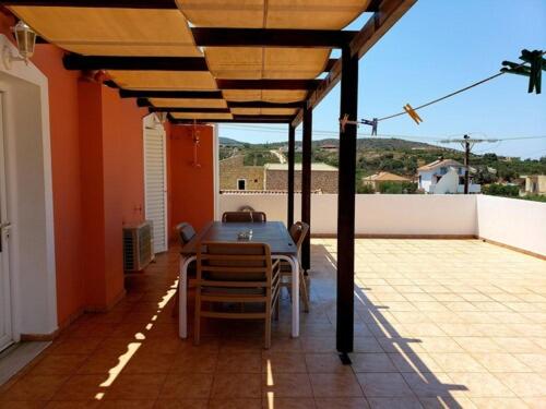 Two-Bedroom Apartment with Terrace and Sea View - Photo 2