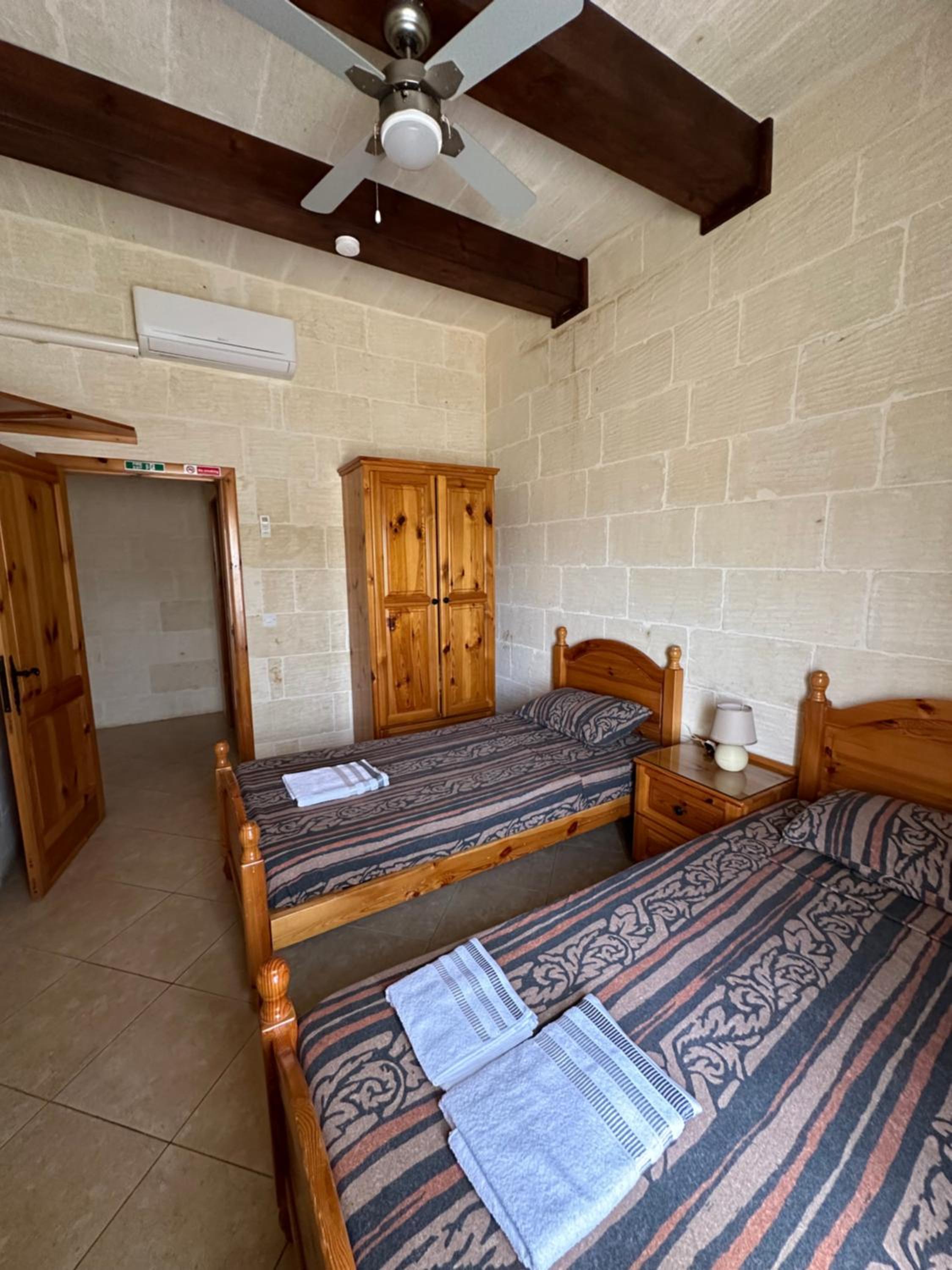 Double or Twin Room with Private External Bathroom photo 2