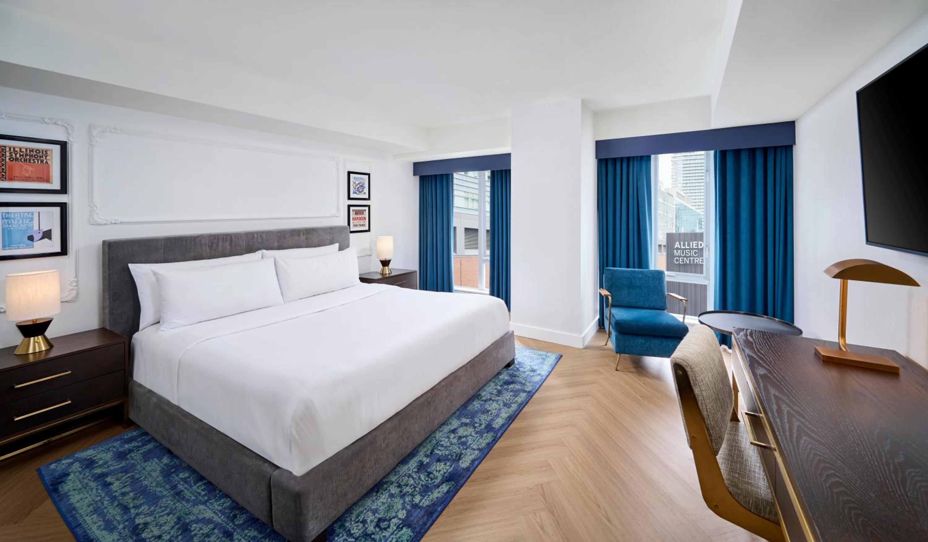 Pantages Signature King Suite - Photo 2