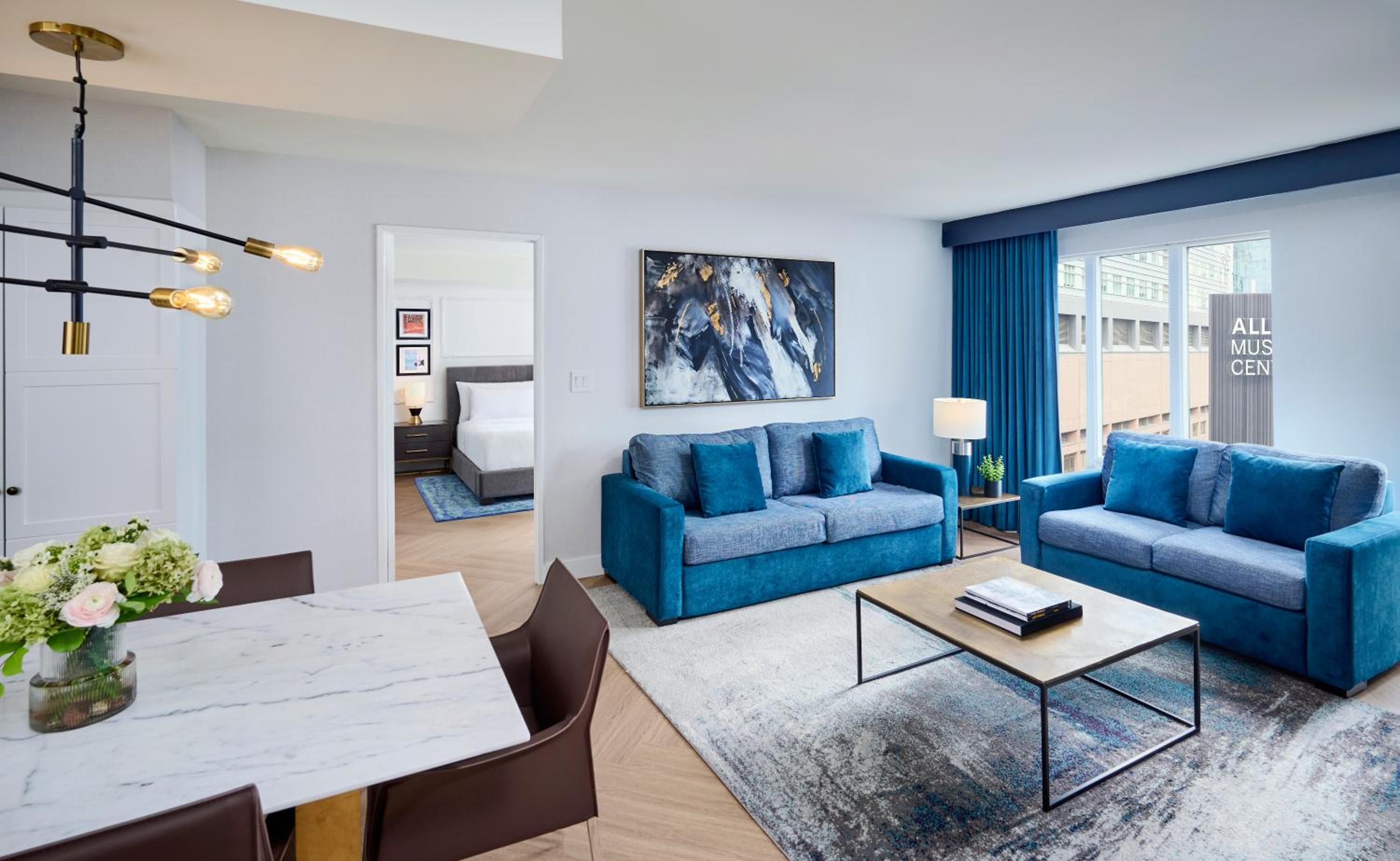Pantages Signature King Suite - Photo 1