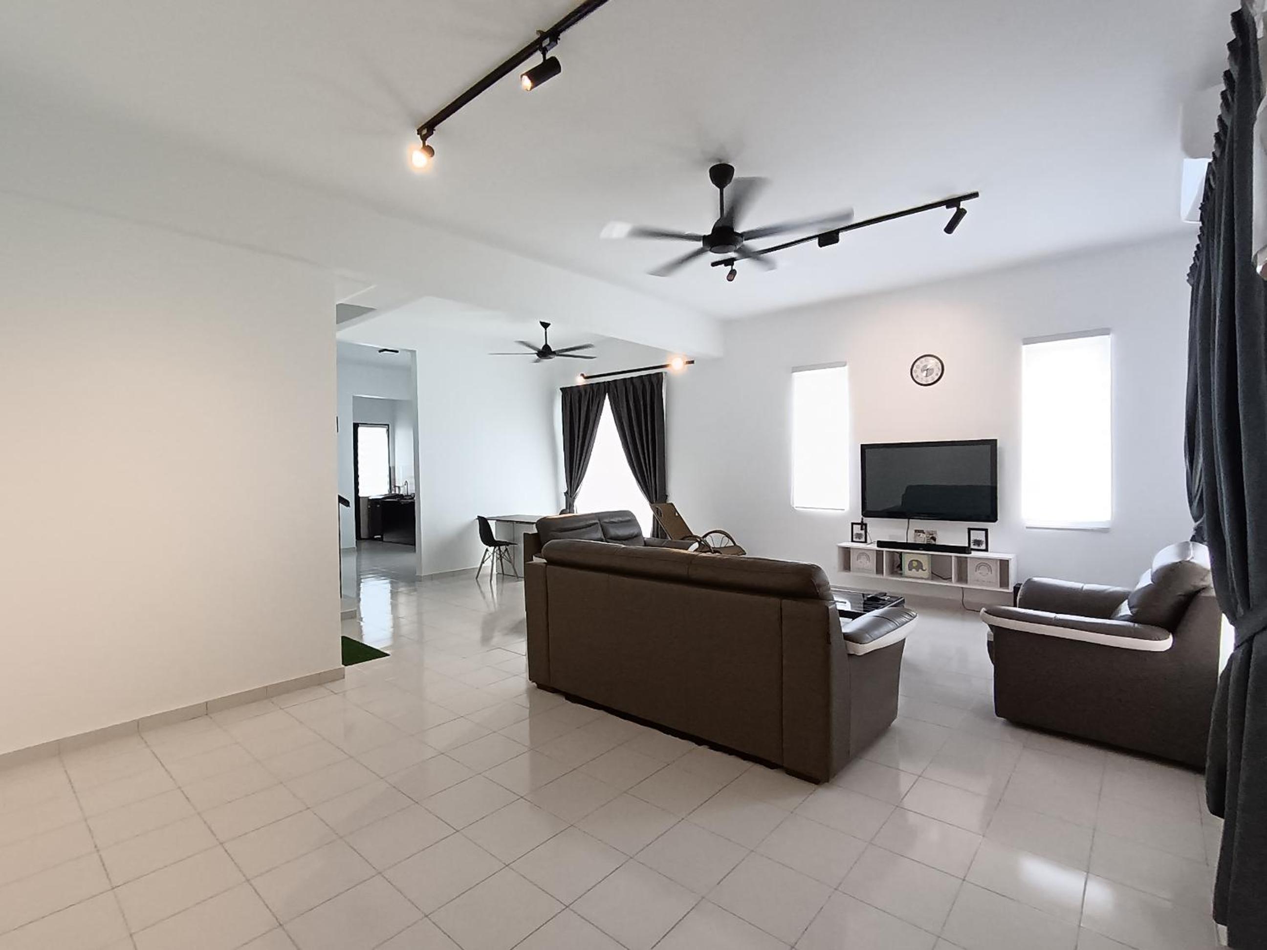 Four-Bedroom House photo 1