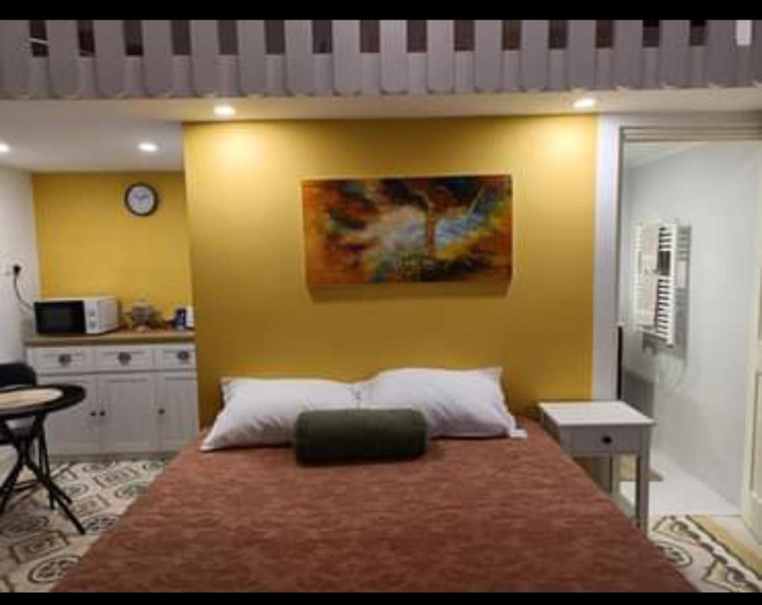 Deluxe Double Room with Balcony photo 3