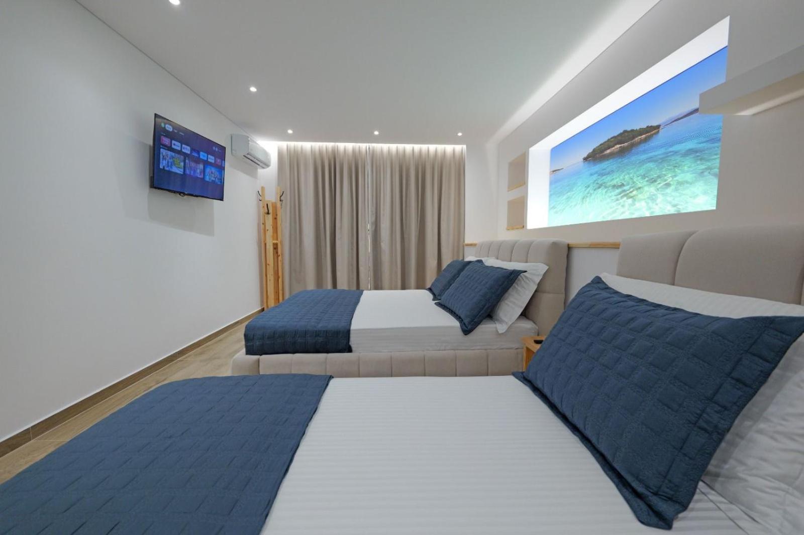 Deluxe Triple Studio with Balcony and Sea View photo 3