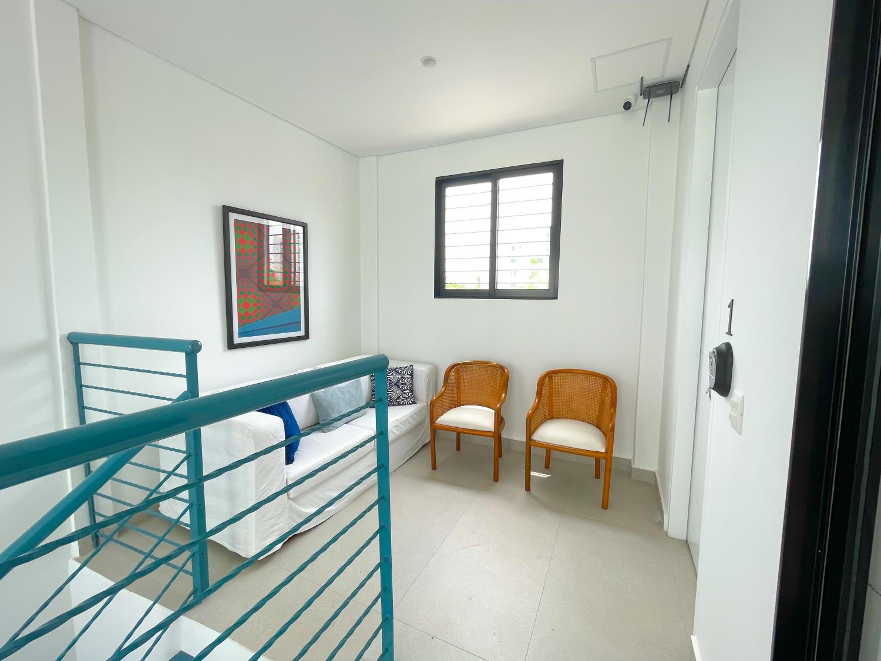 One-Bedroom Apartment photo 2