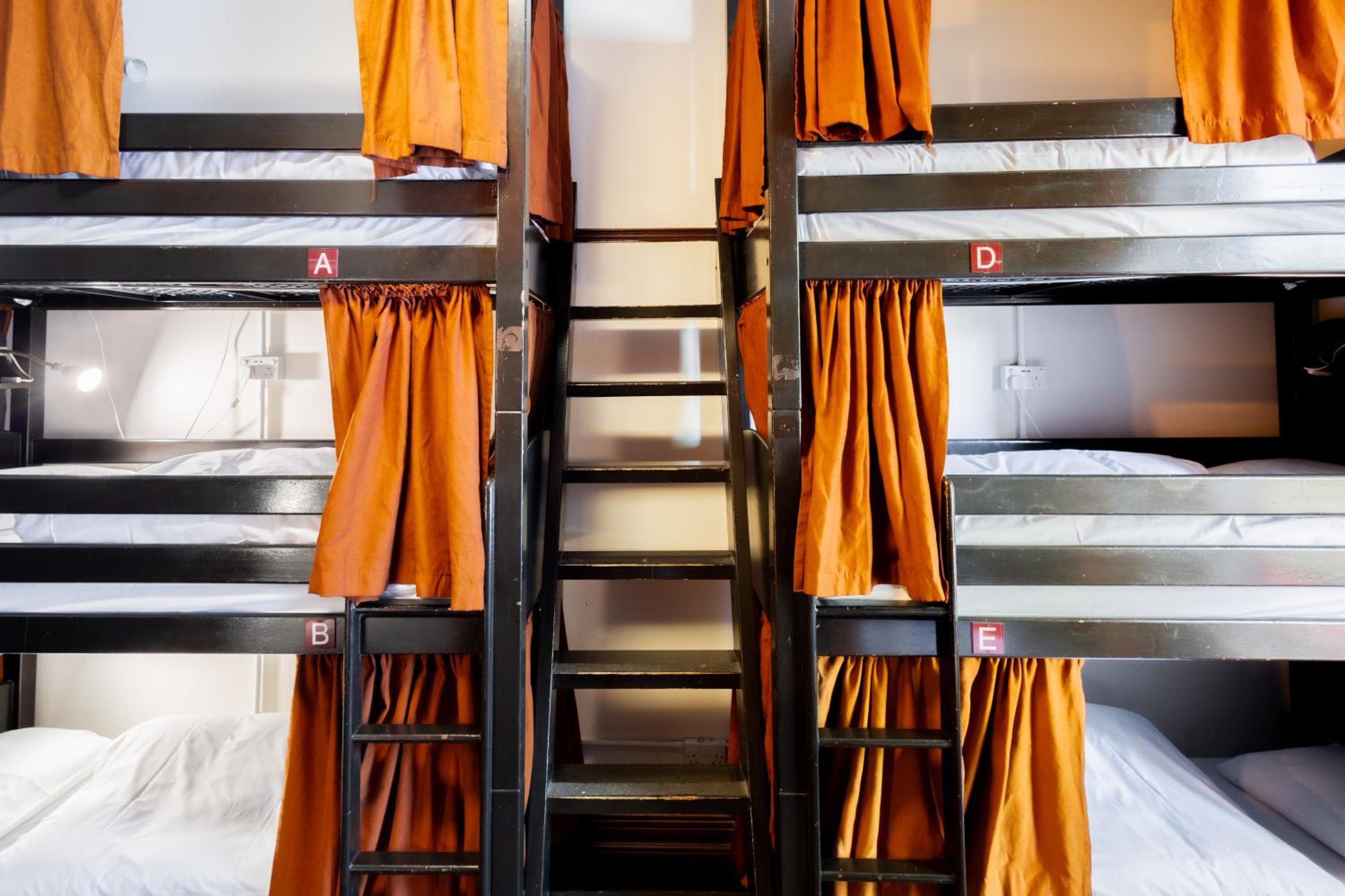Bed In 12-Bed Mixed Dormitory Room photo 2