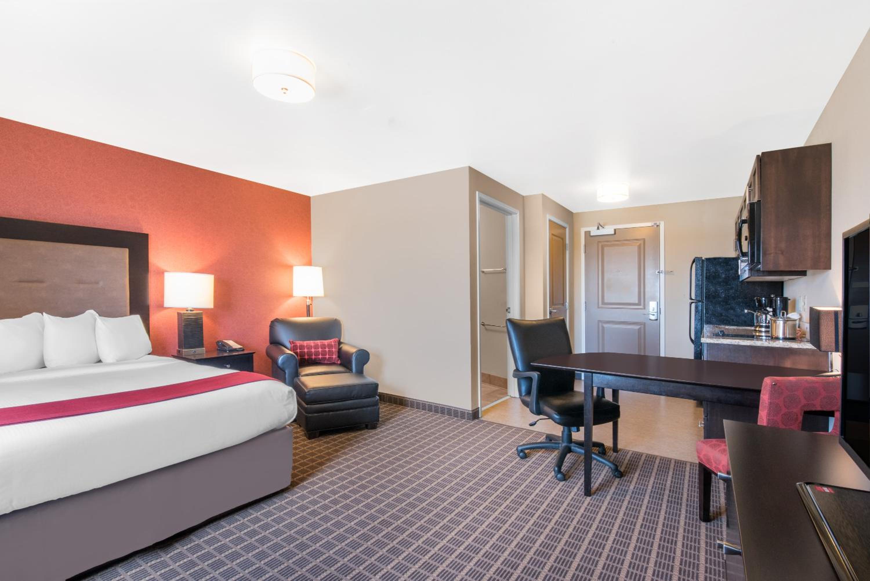 Queen Studio Suite - Mobility Access/Non-Smoking