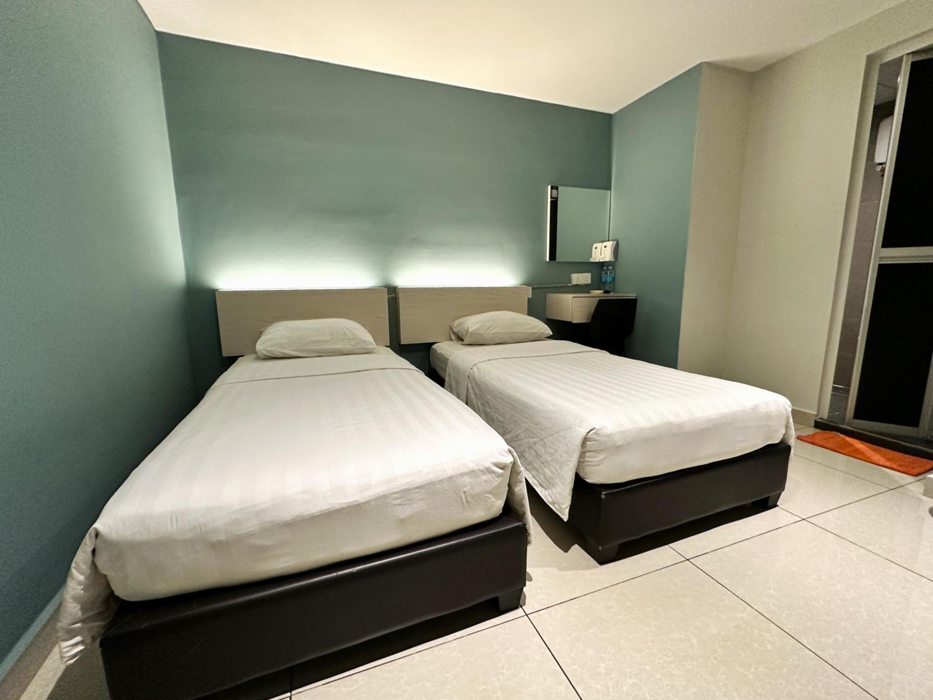 Deluxe Twin Room photo 2