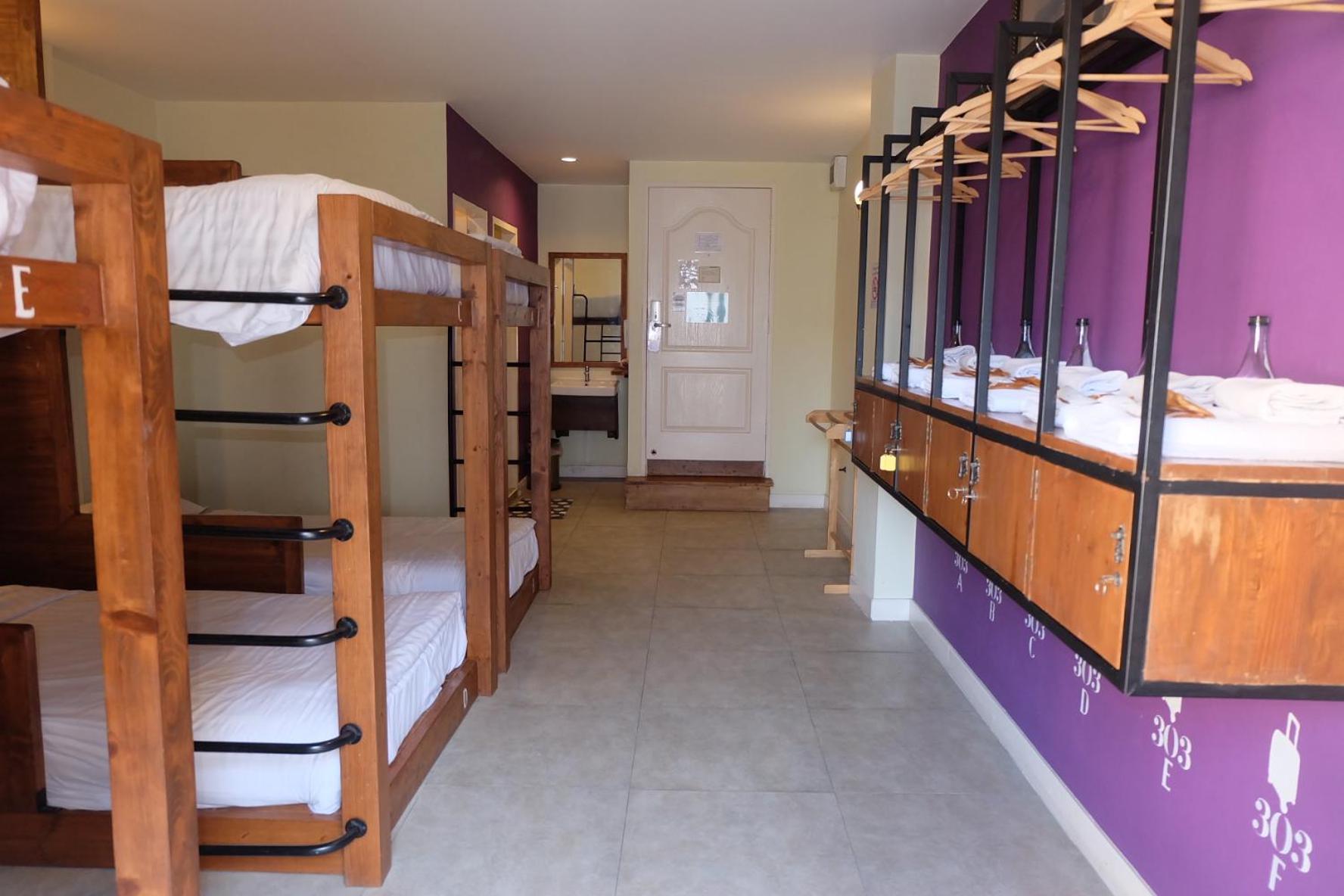 Family Room with Bunk Beds - Private Bathroom photo 3