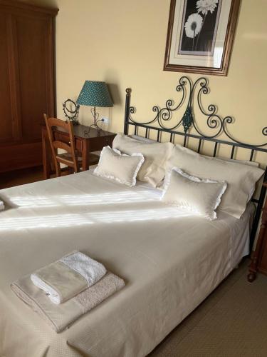 Twin Room - Disability Access photo 1